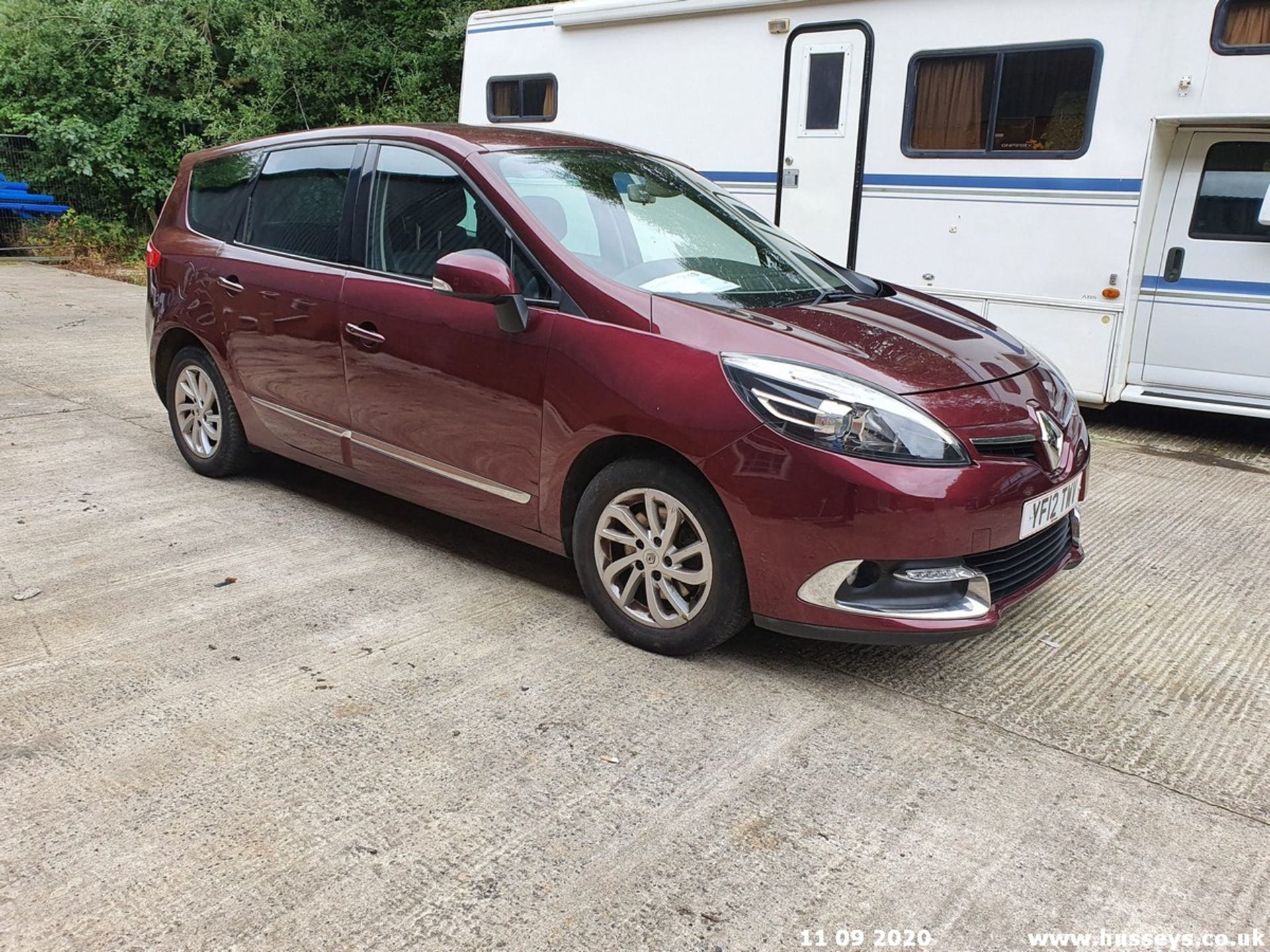 12/12 RENAULT G SCENIC D-QUE TT ENERGY - 1598cc 5dr MPV (Red, 129k) - Image 2 of 14