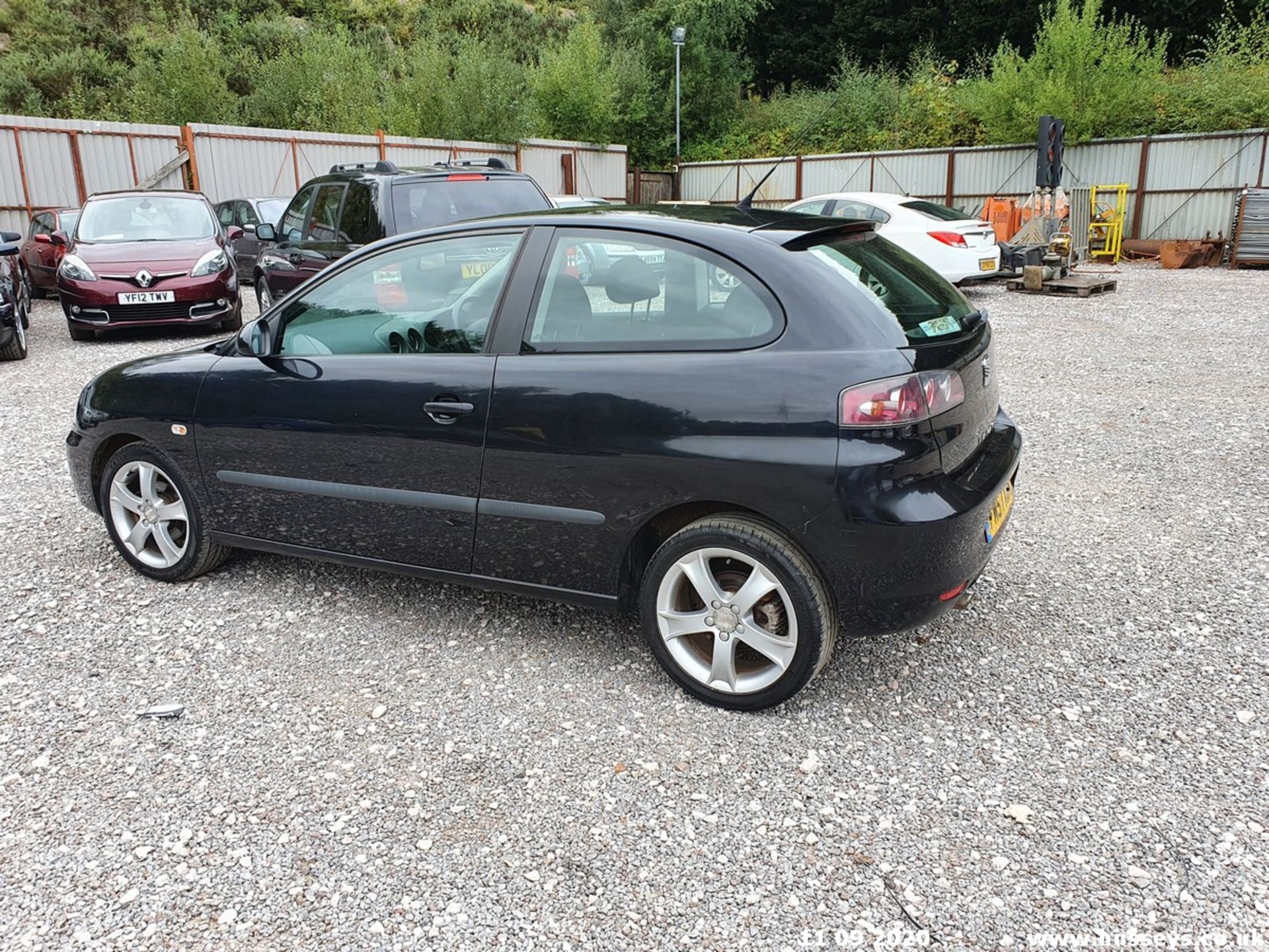 08/57 SEAT IBIZA FORMULA SPORT 100 - 1390cc 3dr Hatchback (Black, 88k) - Image 3 of 9