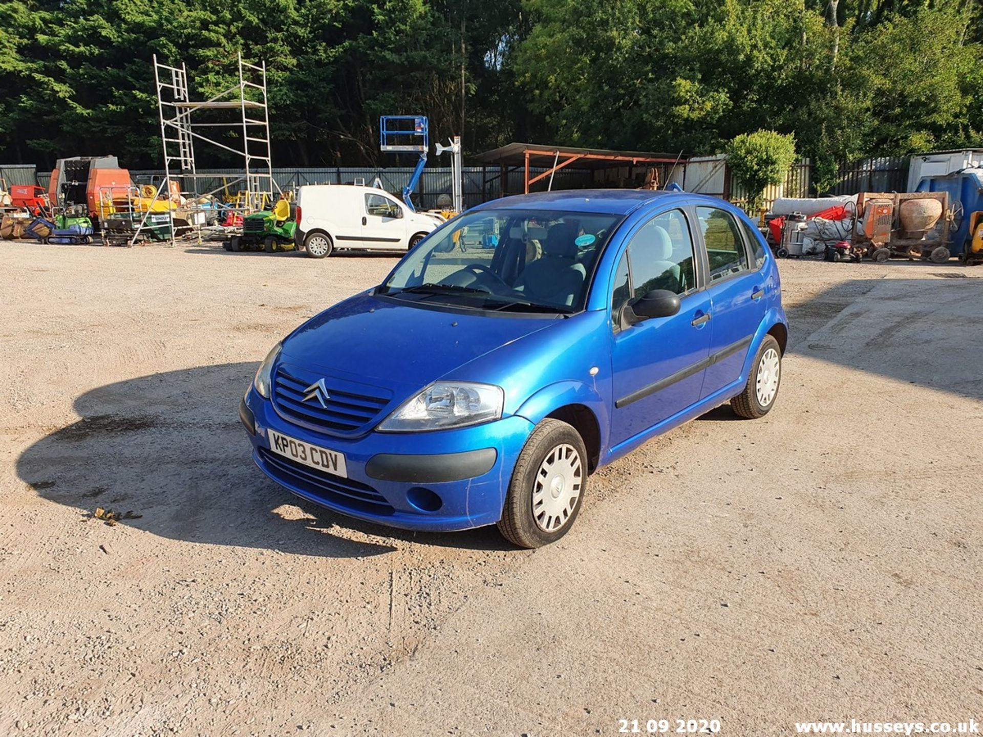 03/03 CITROEN C3 DESIRE - 1360cc 5dr Hatchback (Blue, 121k) - Image 3 of 12