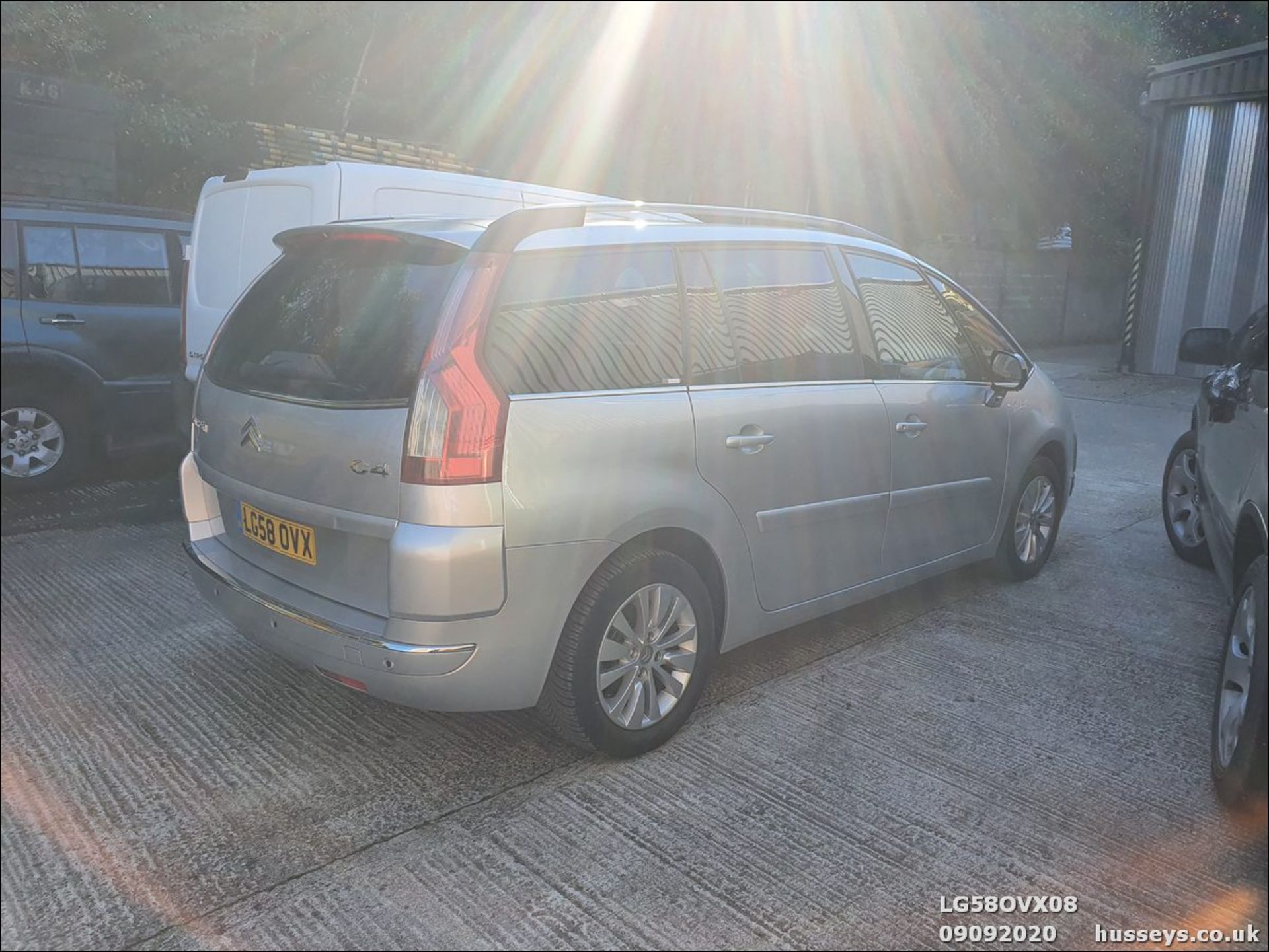 08/58 CITROEN C4 PICASSO 7 EXCL HDI A - 1997cc 5dr MPV (Silver, 97k) - Image 10 of 16