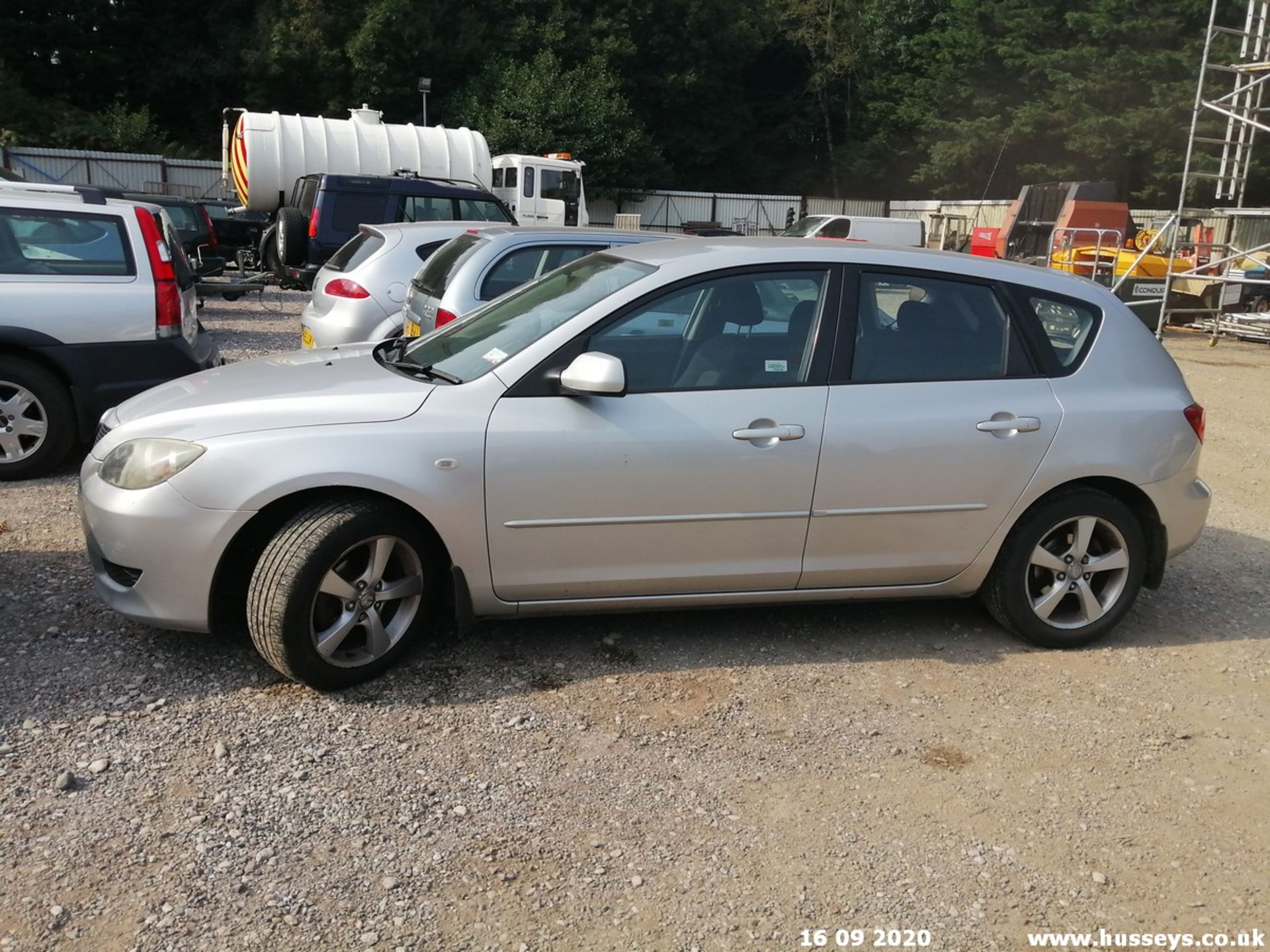 04/54 MAZDA 3 TS2 - 1598cc 5dr Hatchback (Silver, 92k) - Image 4 of 10