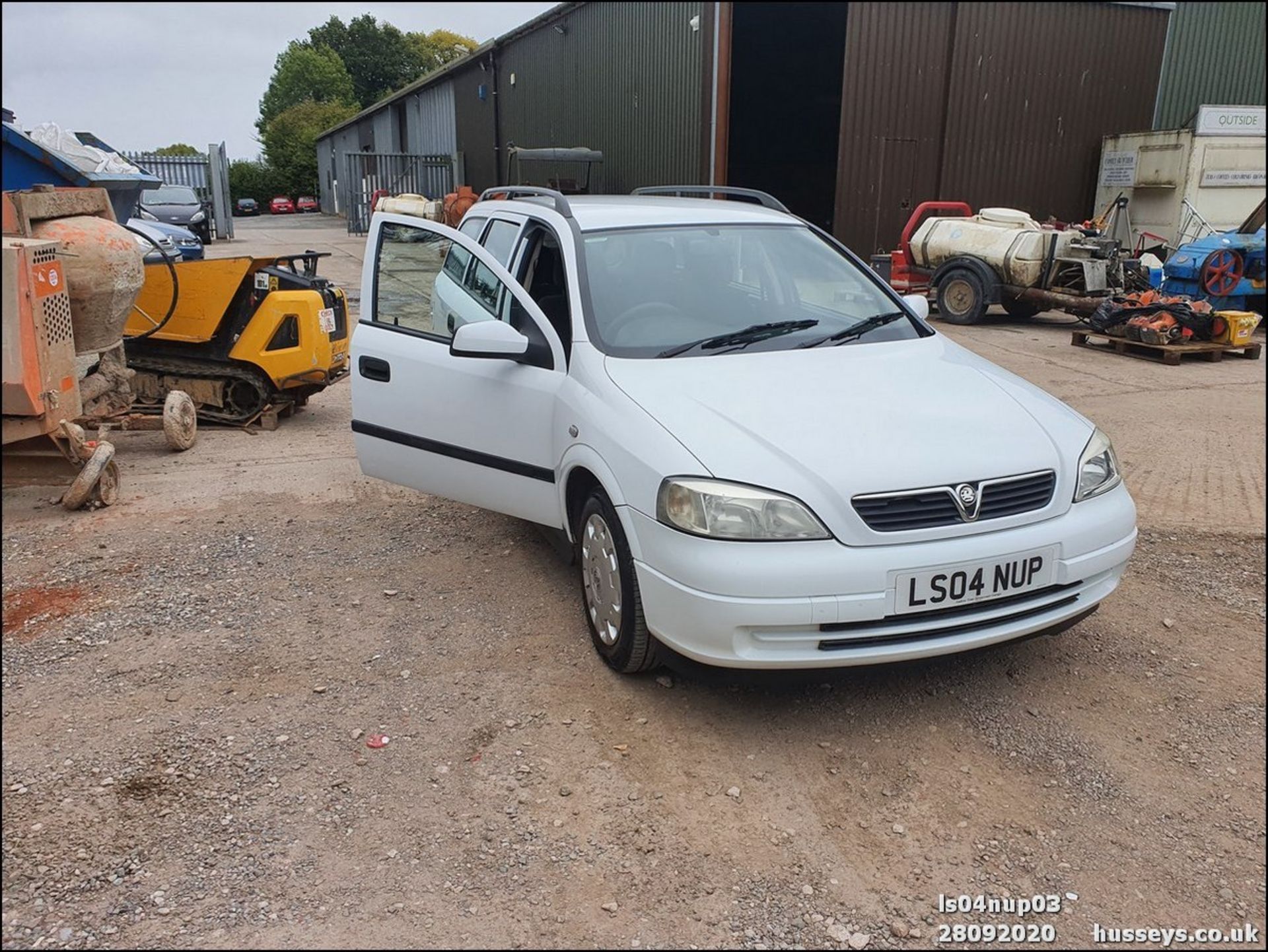 04/04 VAUXHALL ASTRA LS DTI - 1686cc 5dr Estate (White, 163k) - Image 3 of 8