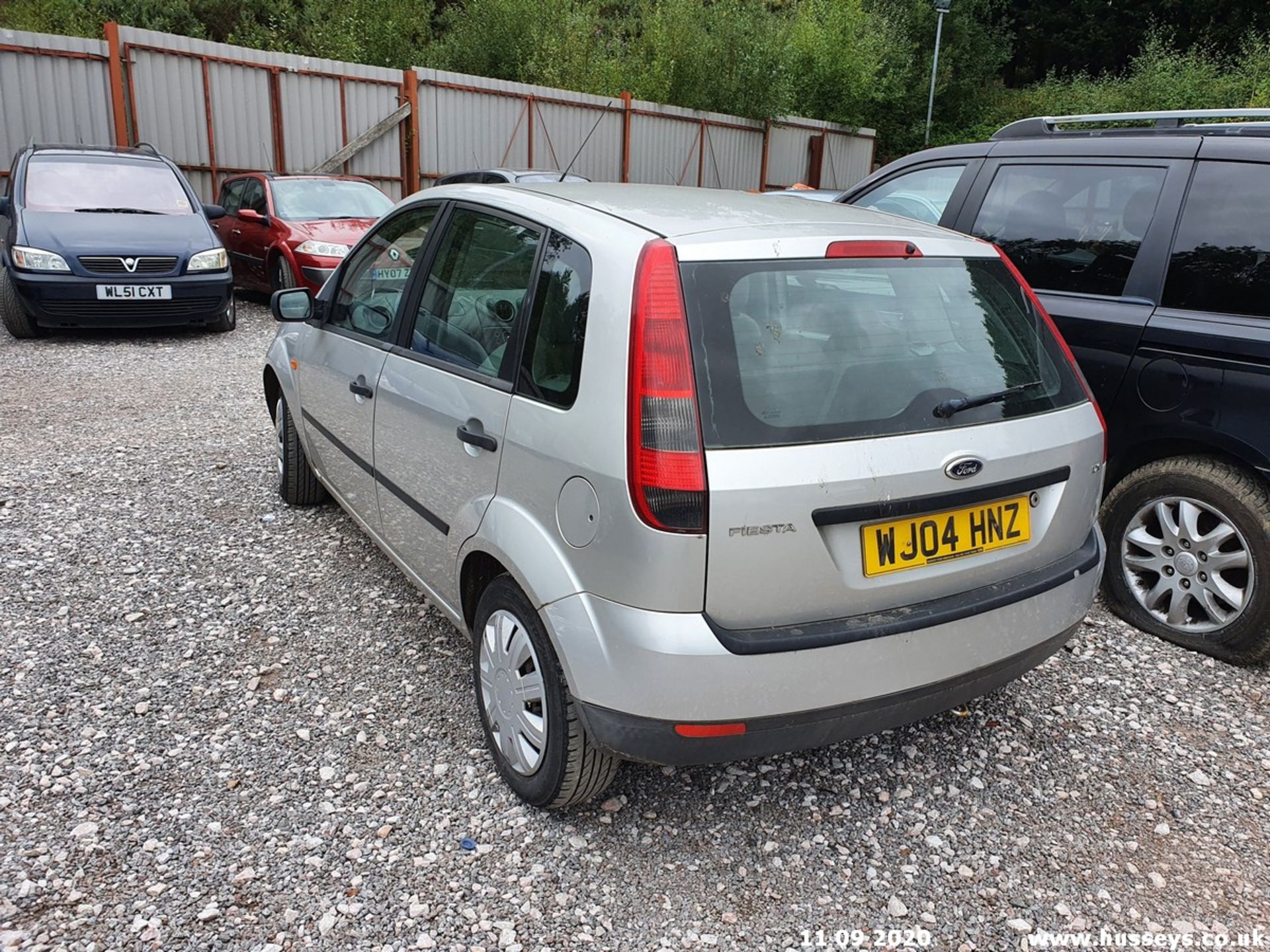 04/04 FORD FIESTA LX - 1388cc 5dr Hatchback (Silver, 91k) - Image 10 of 12