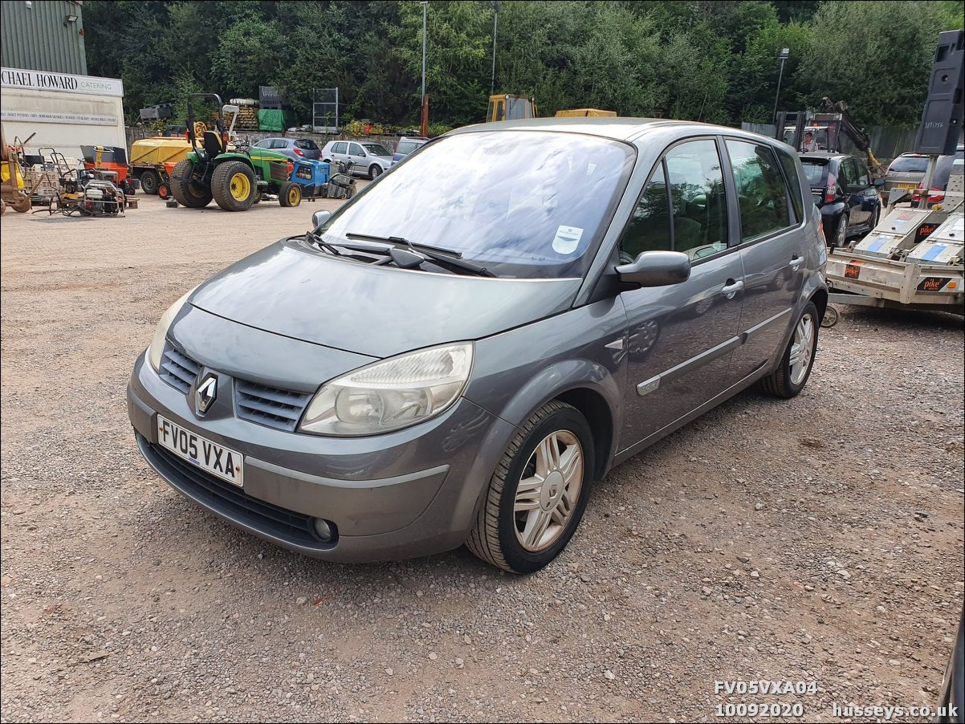 05/05 RENAULT SCENIC PRIVILEGE 16V - 1598cc 5dr MPV (Grey, 32k) - Image 5 of 14