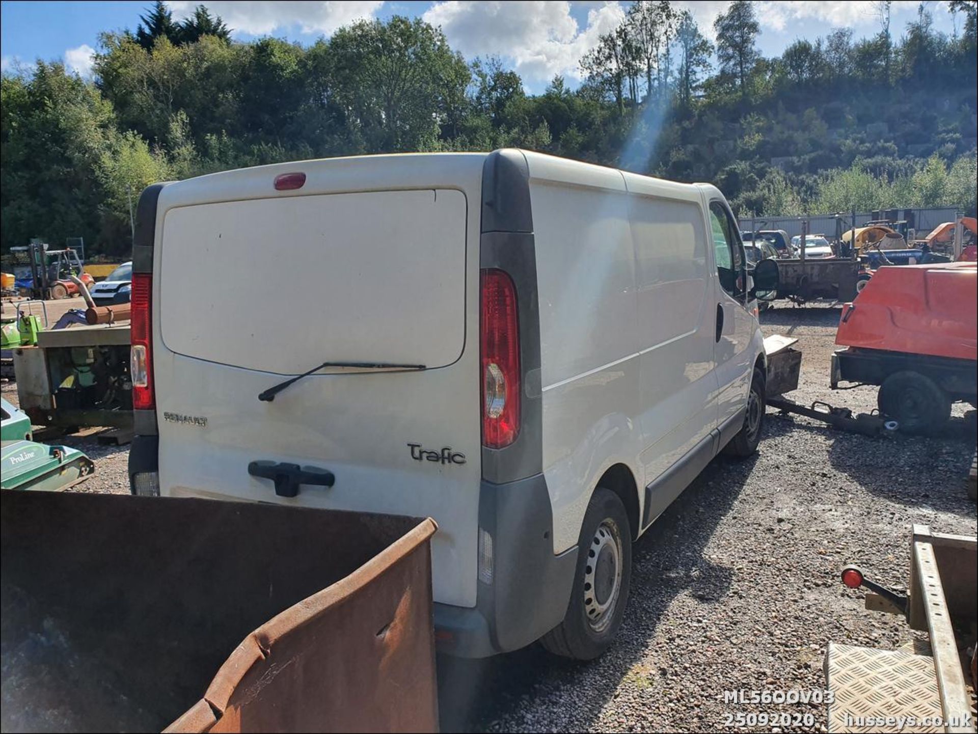 06/56 RENAULT TRAFIC SL29 DCI 115 - 1995cc 4dr Van (White, 168k) - Image 3 of 6