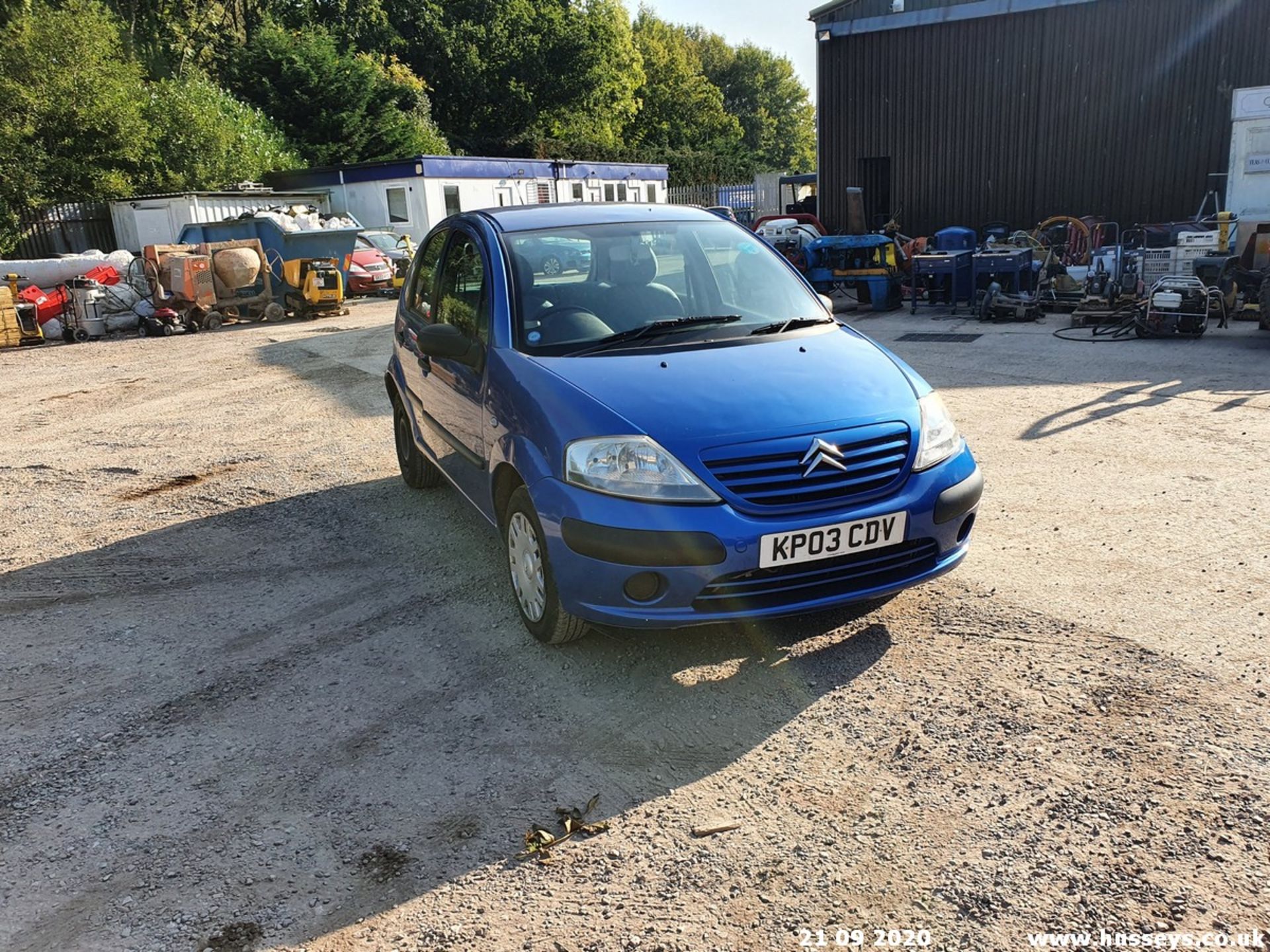 03/03 CITROEN C3 DESIRE - 1360cc 5dr Hatchback (Blue, 121k) - Image 2 of 12