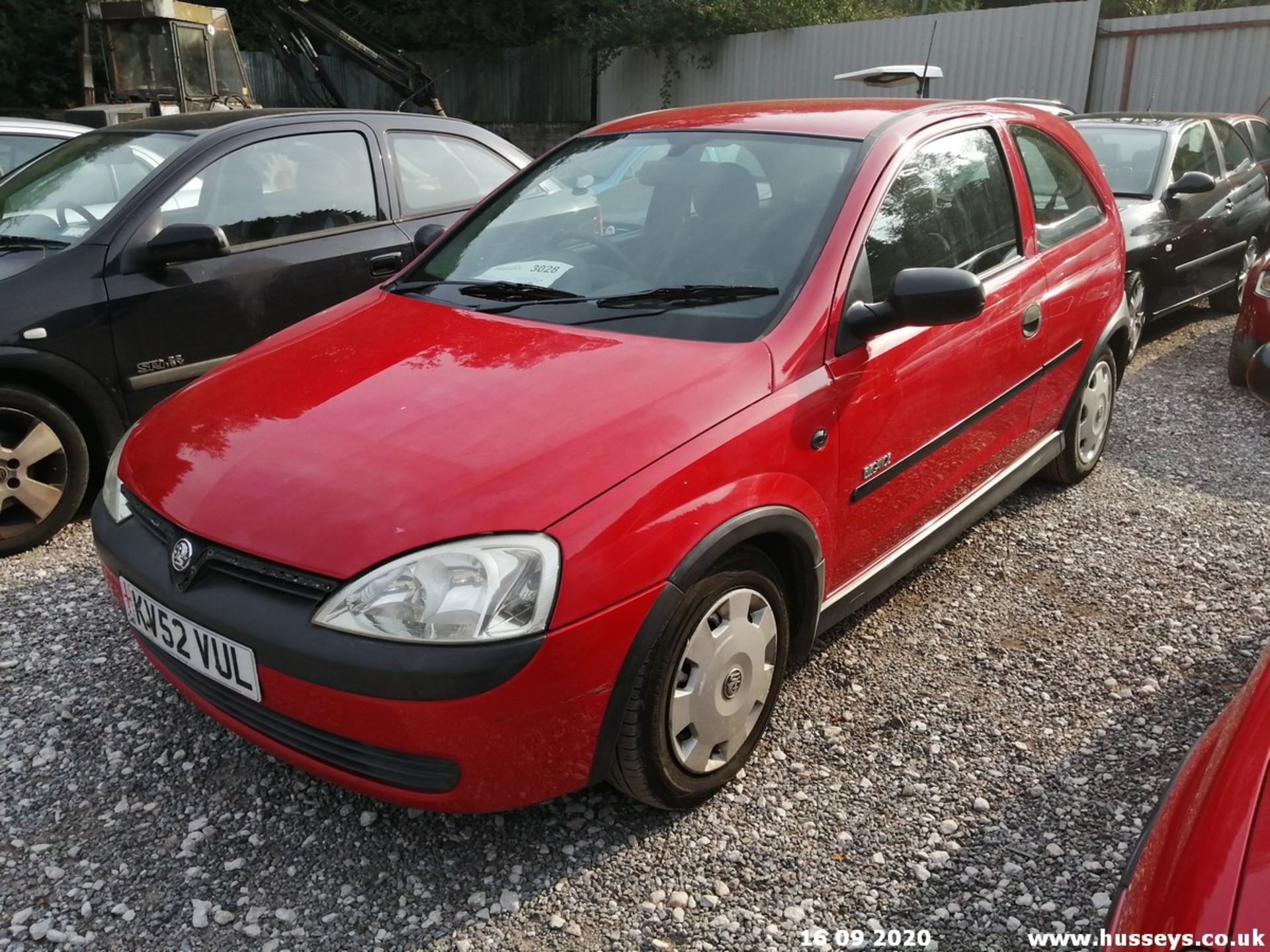 02/52 VAUXHALL CORSA ELEGANCE 16V - 973cc 3dr Hatchback (Red, 103k) - Image 3 of 9