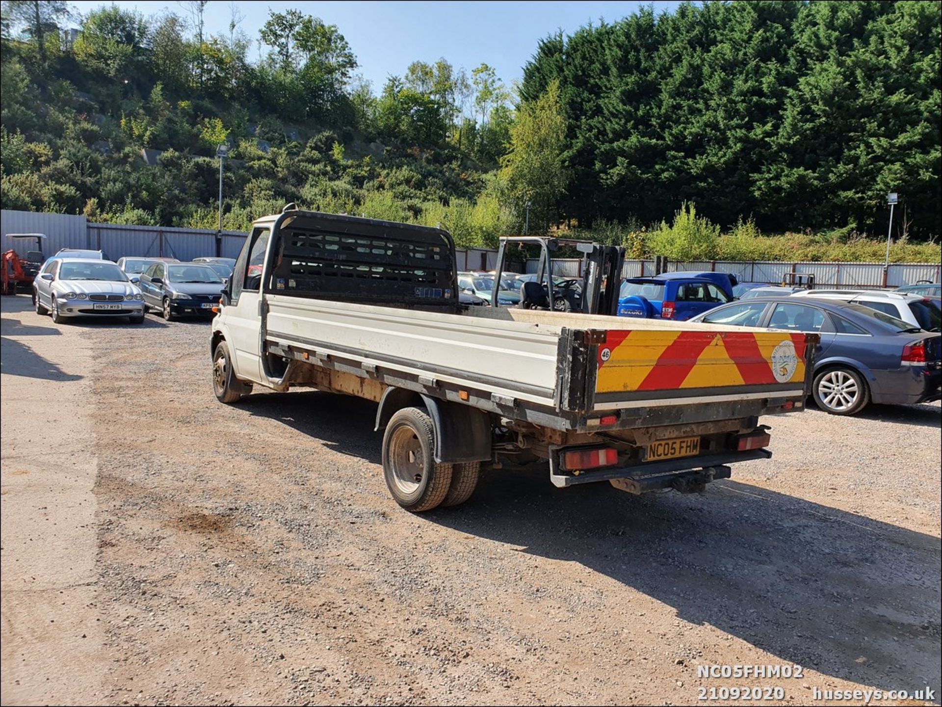 05/05 FORD TRANSIT 350 LWB - 2402cc 2dr Flat Bed (White, 152k) - Image 2 of 11