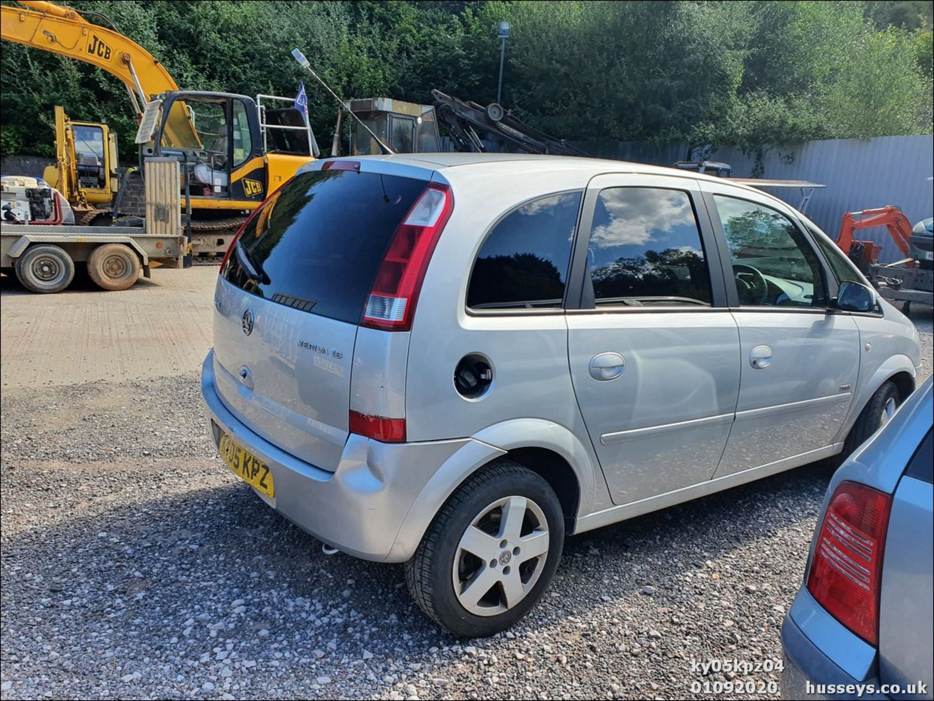 05/05 VAUXHALL MERIVA DESIGN 16V - 1598cc 5dr MPV (Silver, 91k) - Image 4 of 11