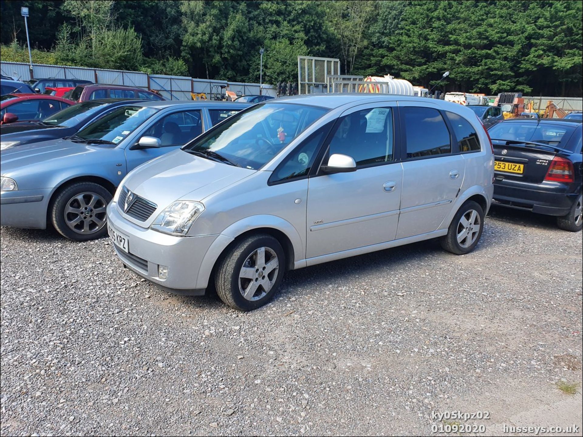 05/05 VAUXHALL MERIVA DESIGN 16V - 1598cc 5dr MPV (Silver, 91k) - Image 2 of 11