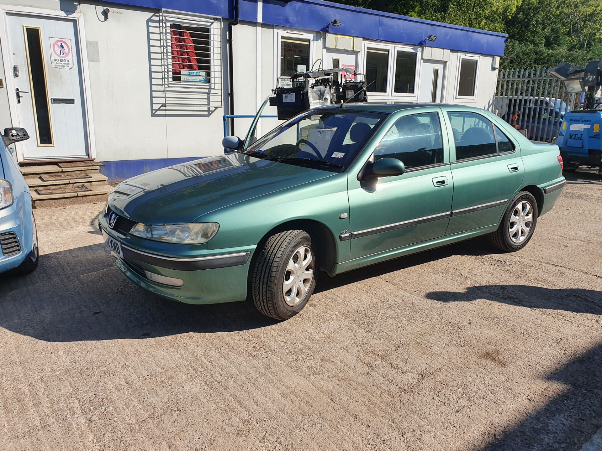 02/52 PEUGEOT 406 GLX HDI (110) - 1997cc 4dr Saloon (Green, 80k) - Image 8 of 8