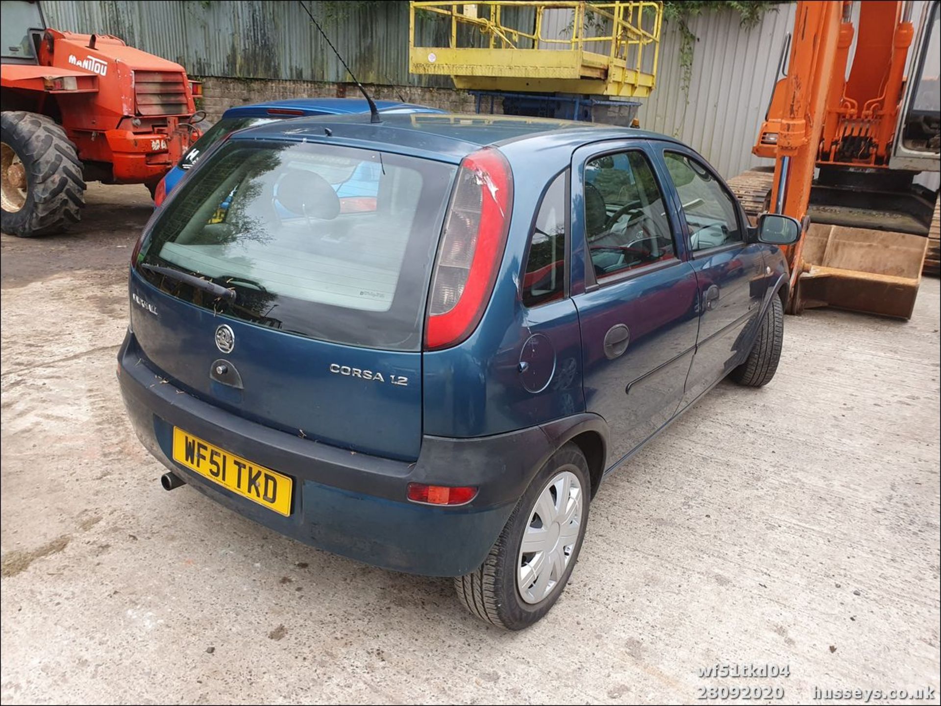 01/51 VAUXHALL CORSA COMFORT 16V - 1199cc 5dr Hatchback (Blue, 87k) - Image 4 of 10