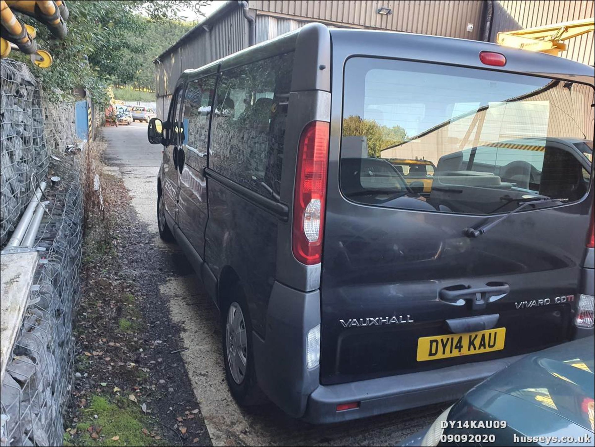 14/14 VAUXHALL VIVARO 2900 COMBI CDTI LW - 1995cc 5dr MPV (Black, 314k) - Image 9 of 23