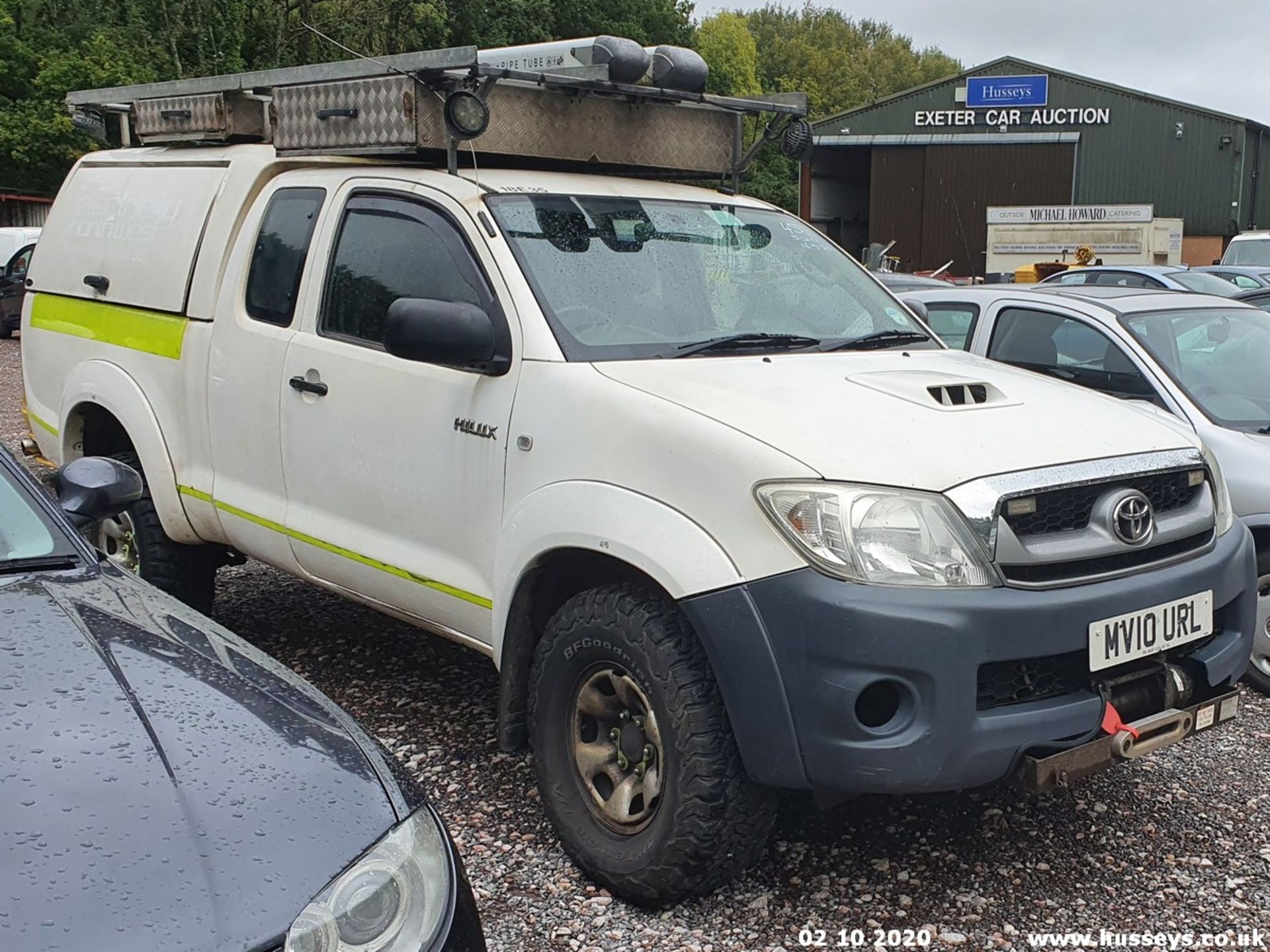 10/10 TOYOTA HILUX HL2 D-4D 4X4 ECB - 2494cc 2dr 4x4 (White, 153k)