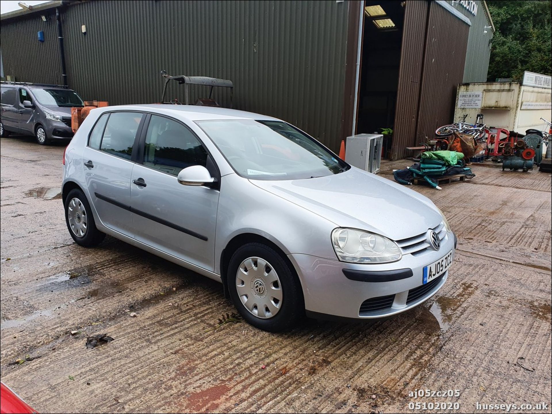 05/05 VOLKSWAGEN GOLF TDI S - 1896cc 5dr Hatchback (Silver, 83k) - Image 5 of 11