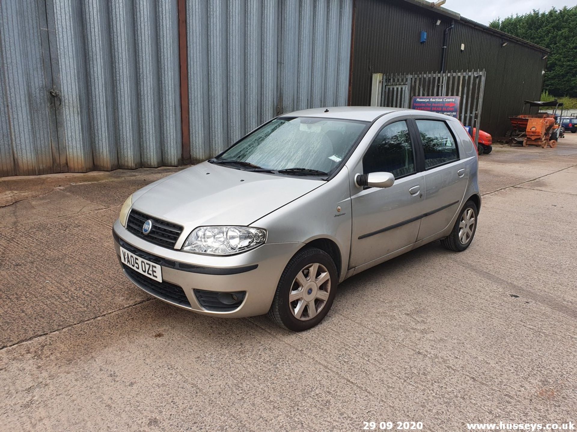 05/05 FIAT PUNTO ELEGANZA HGT - 1910cc 5dr Hatchback (Grey, 157k) - Image 4 of 11