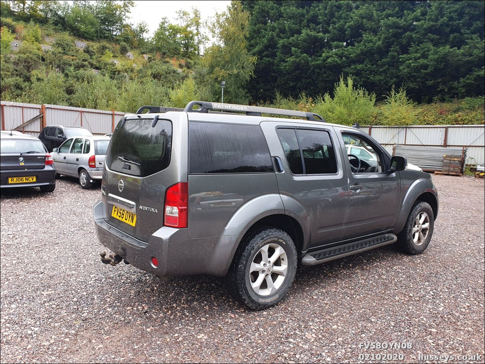 09/58 NISSAN PATHFINDER AVENTURA DCI - 2488cc 5dr Estate (Grey, 147k) - Image 8 of 15