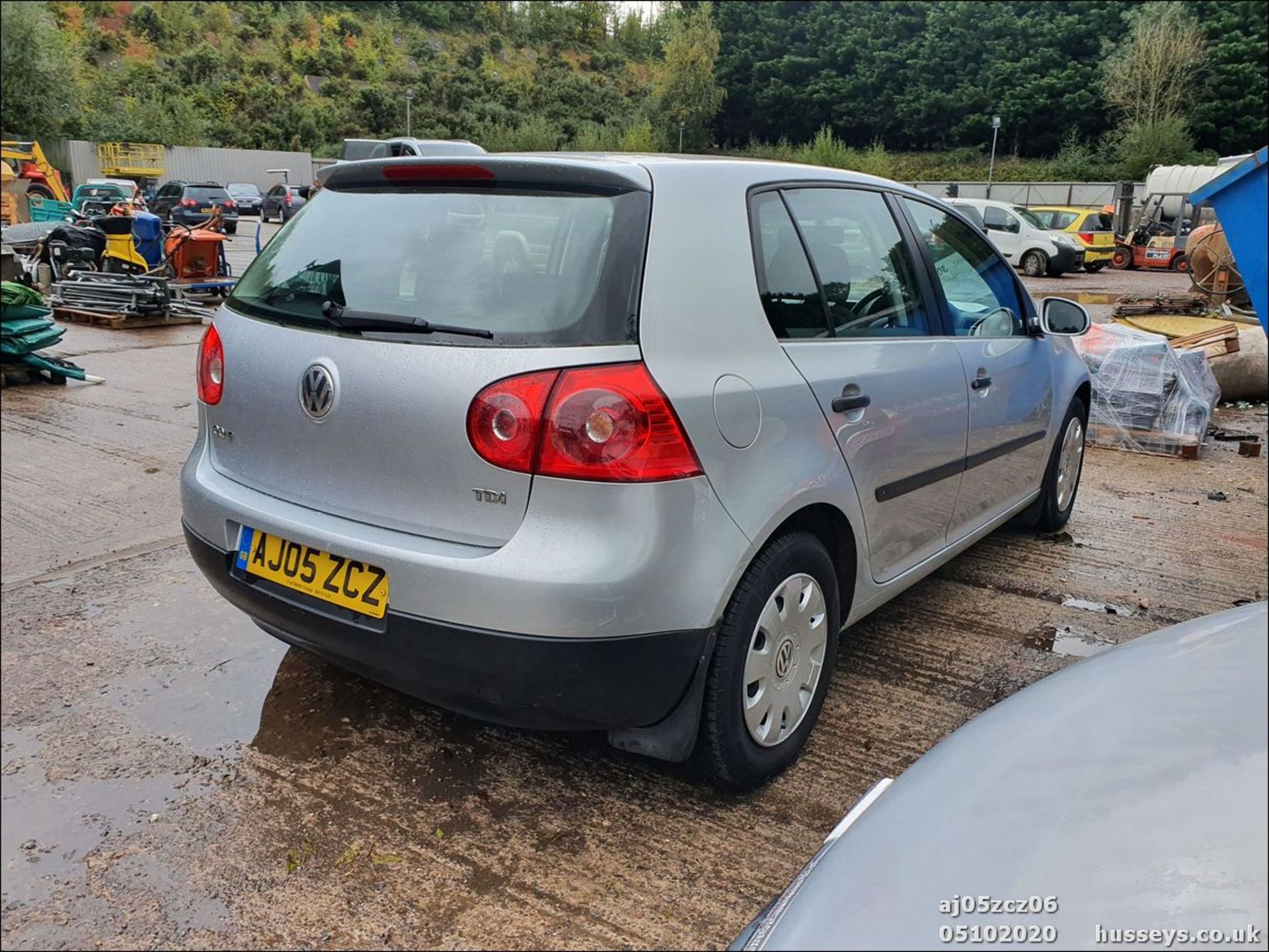 05/05 VOLKSWAGEN GOLF TDI S - 1896cc 5dr Hatchback (Silver, 83k) - Image 6 of 11