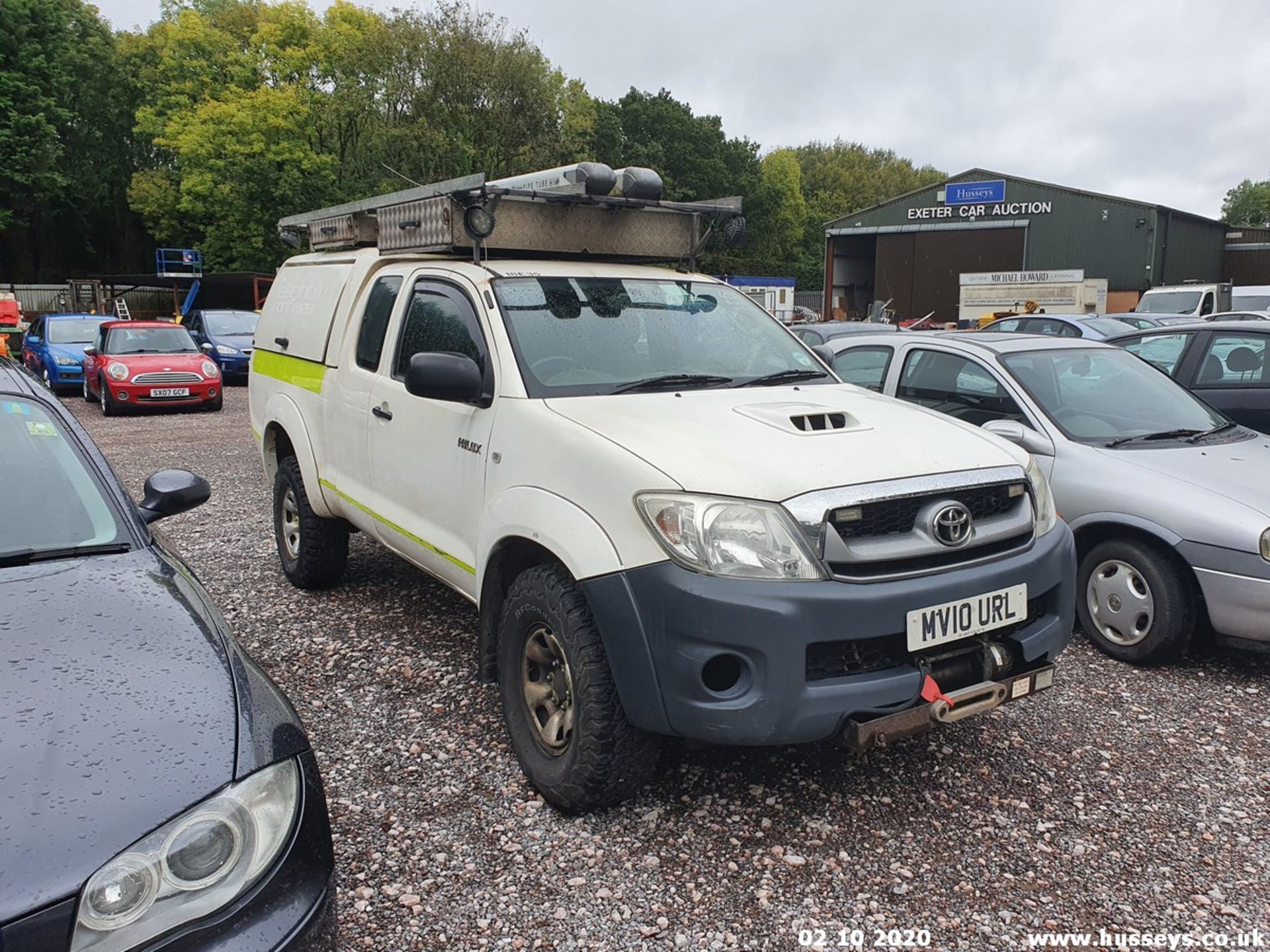 10/10 TOYOTA HILUX HL2 D-4D 4X4 ECB - 2494cc 2dr 4x4 (White, 153k) - Image 9 of 10