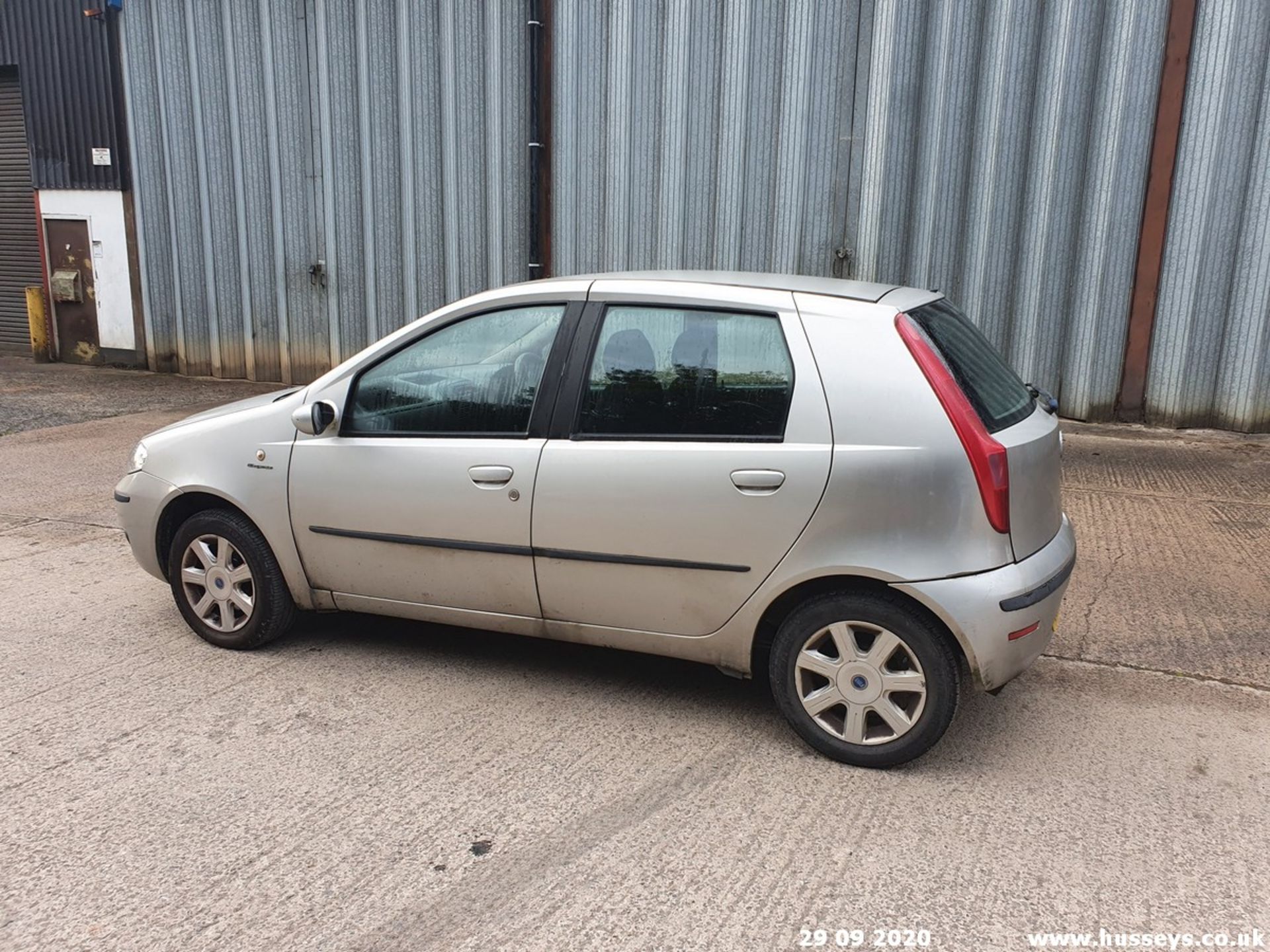 05/05 FIAT PUNTO ELEGANZA HGT - 1910cc 5dr Hatchback (Grey, 157k) - Image 5 of 11