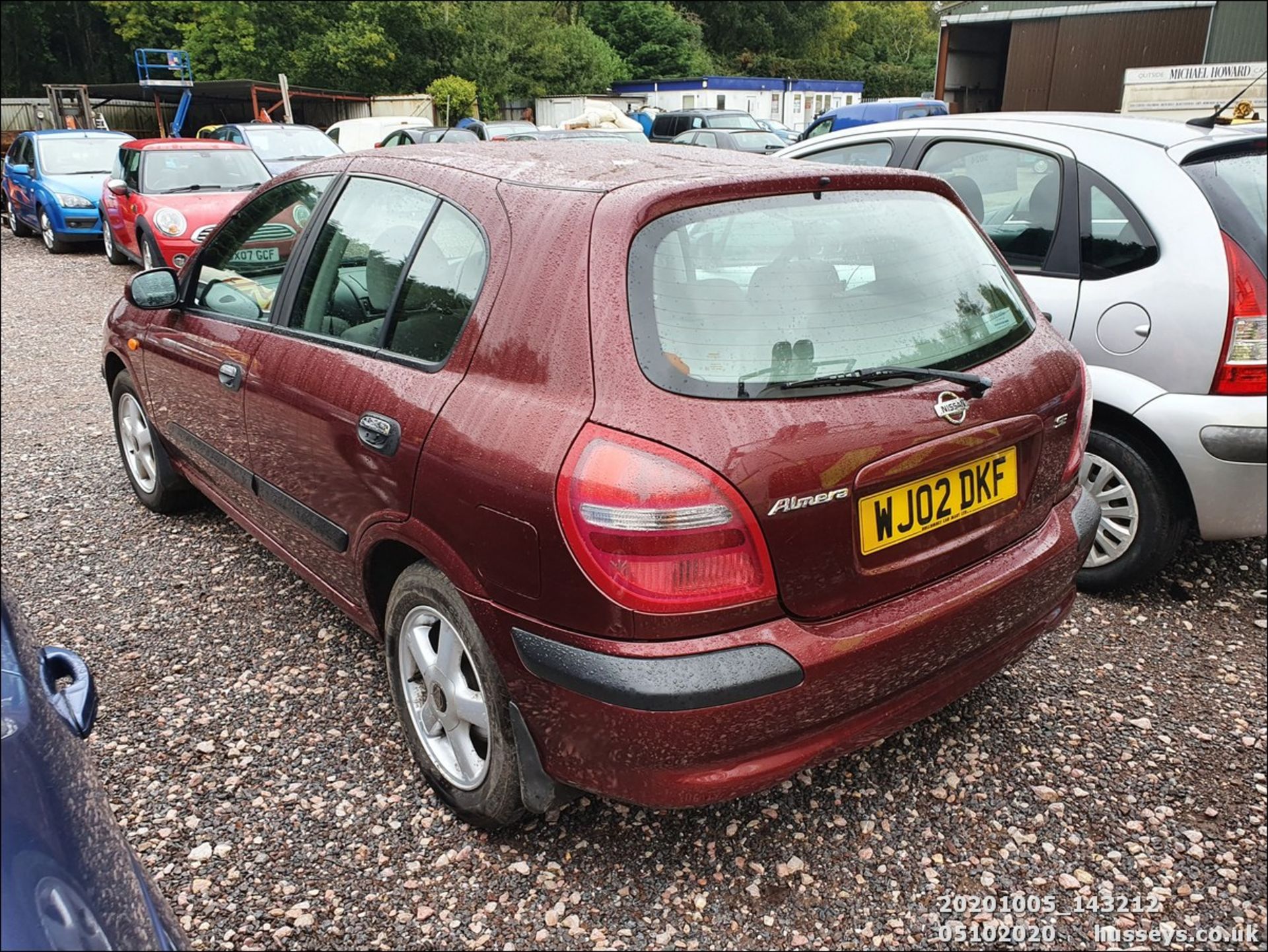 02/02 NISSAN ALMERA SE - 1497cc 5dr Hatchback (Red, 110k) - Image 5 of 11