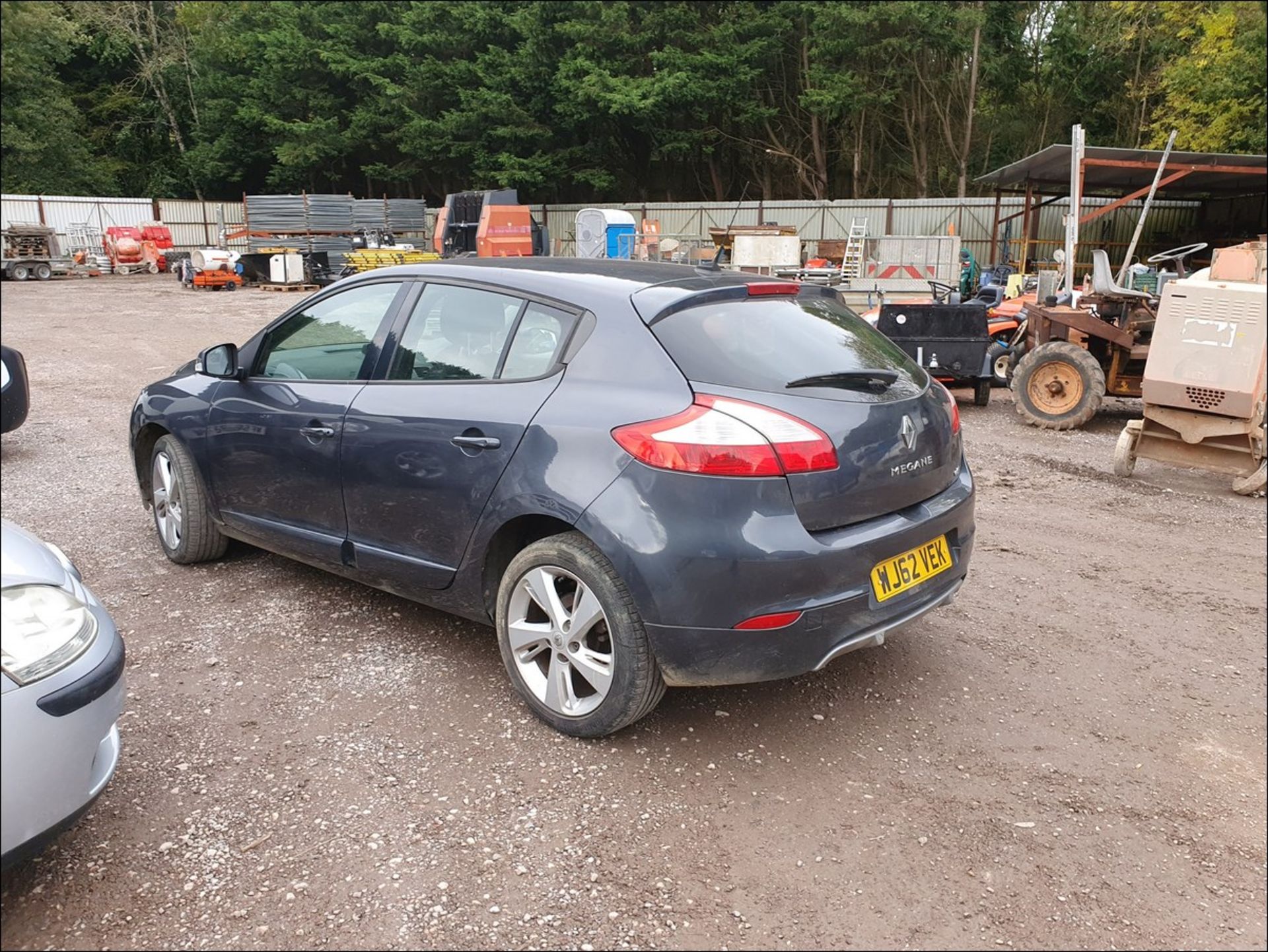 12/62 RENAULT MEGANE D-QUE TT ENERGY DC - 1461cc 5dr Hatchback (Grey, 16k) - Image 2 of 12