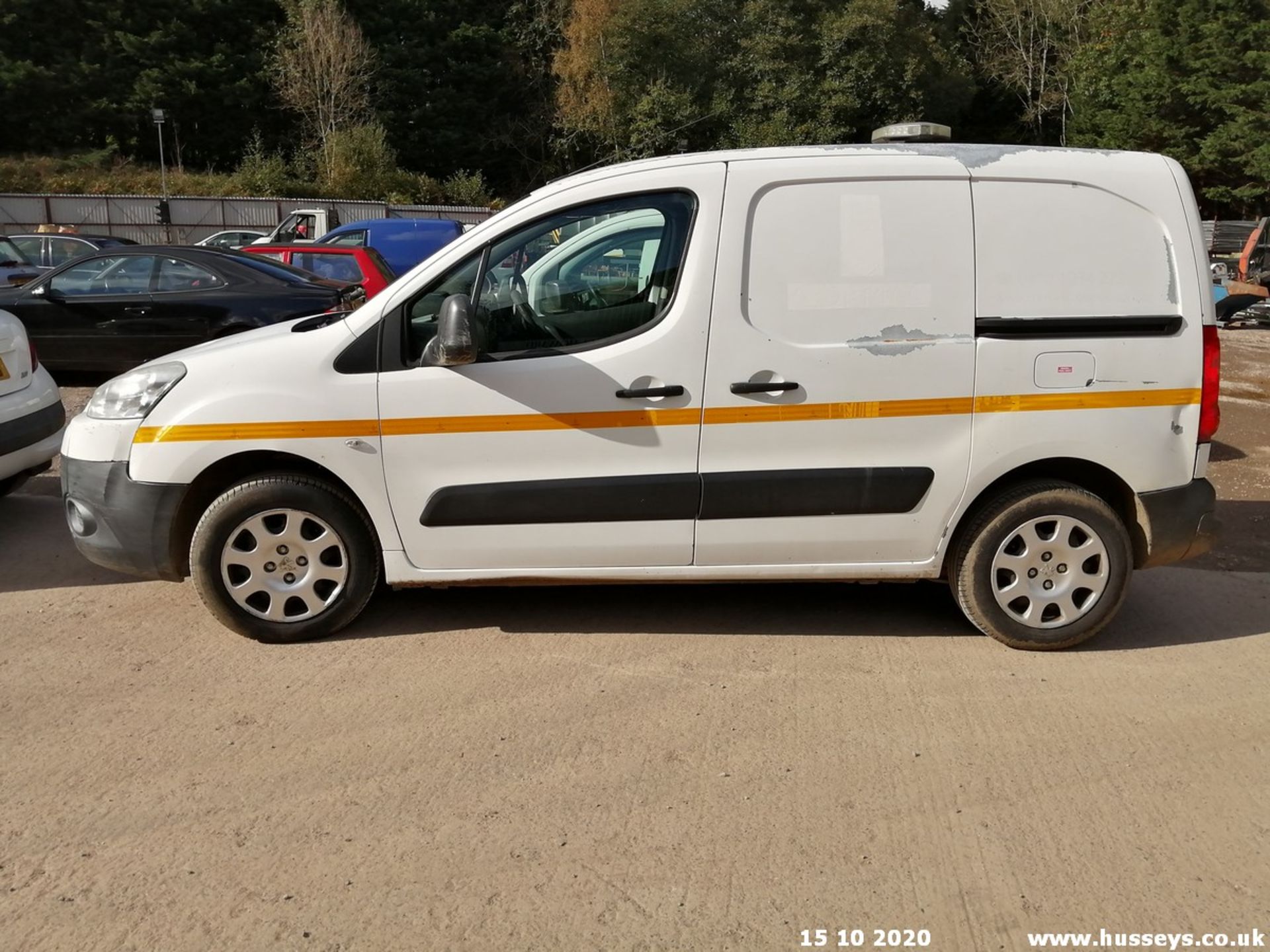 11/11 PEUGEOT PARTNER 850 SE HDI 90 - 1560cc 5dr Van (White, 96k) - Image 3 of 9