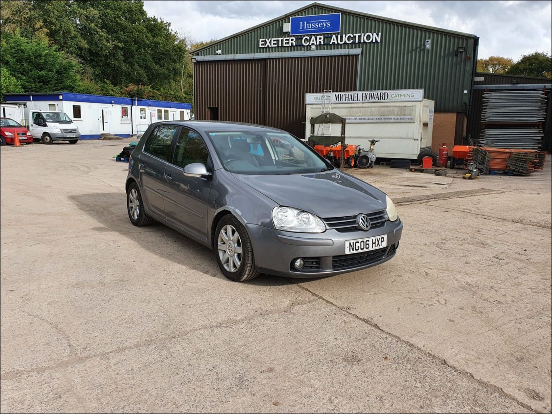 06/06 VOLKSWAGEN GOLF SPORT FSI - 1984cc 5dr Hatchback (Grey, 134k) - Image 2 of 14