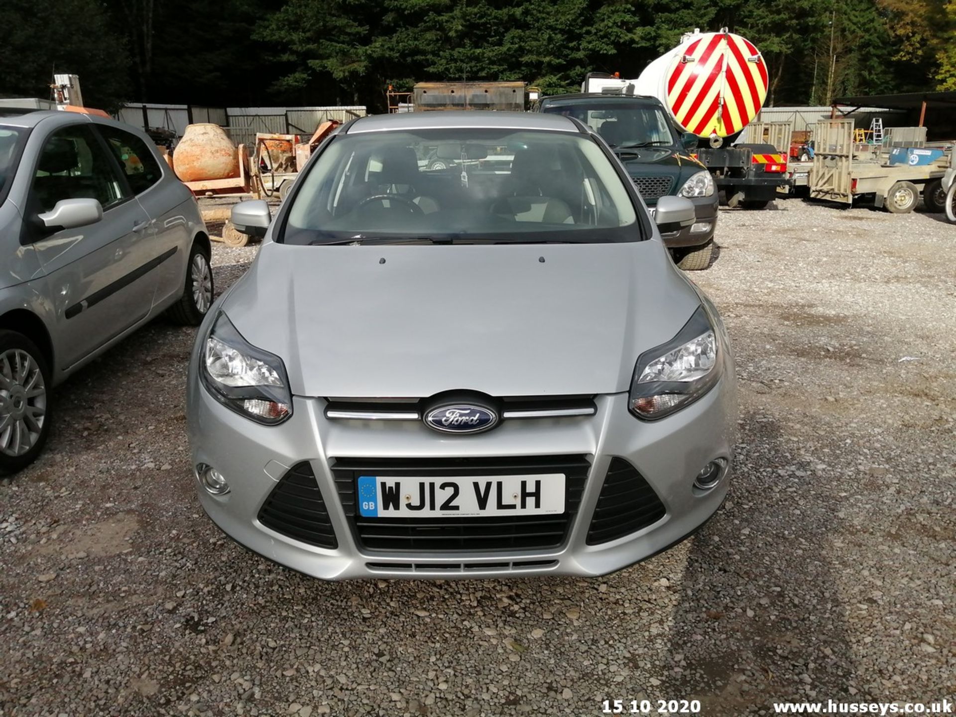 12/12 FORD FOCUS ZETEC TURBO - 998cc 5dr Hatchback (Silver, 71k) - Image 2 of 10