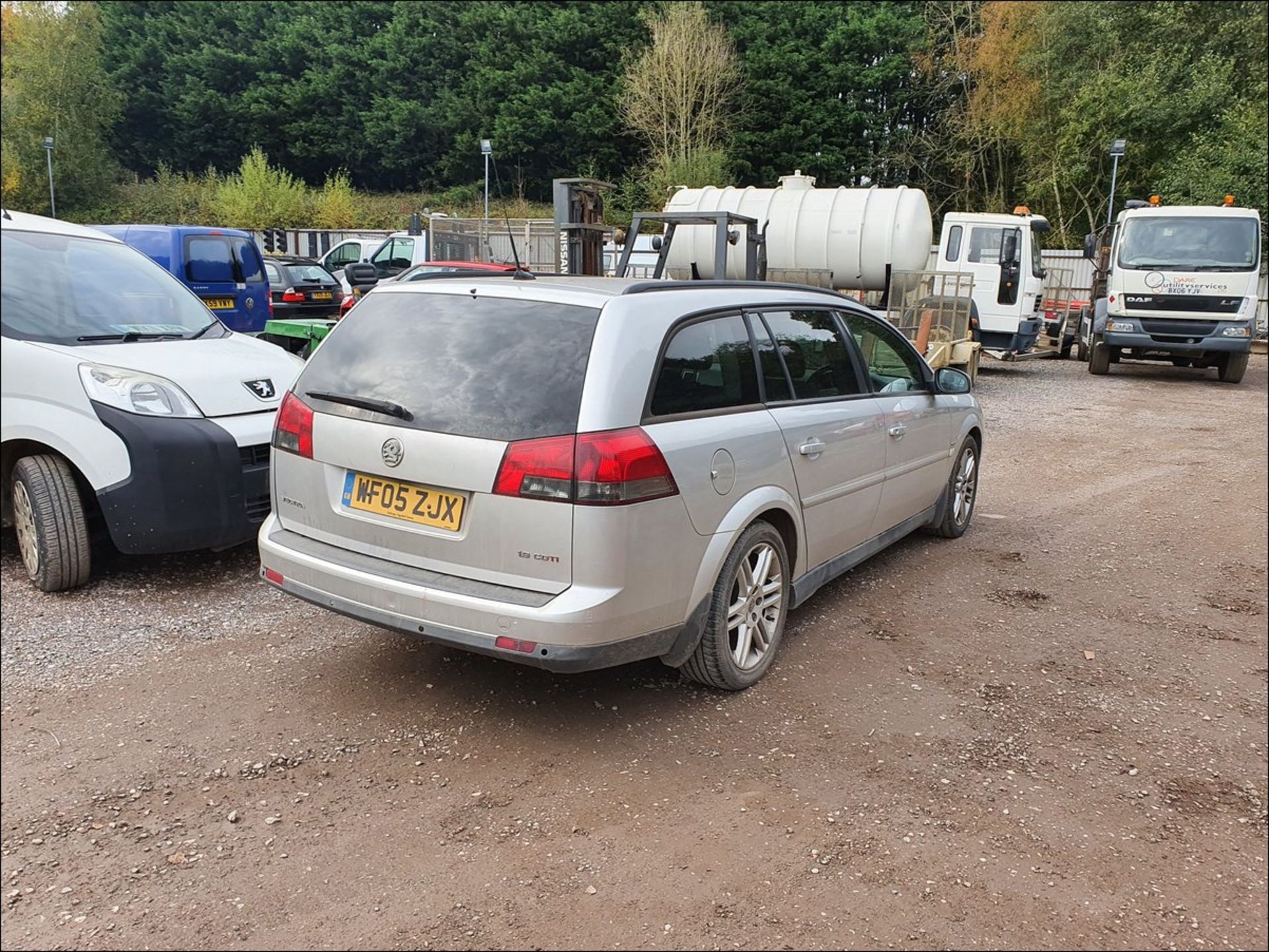 05/05 VAUXHALL VECTRA SRI CDTI - 1910cc 5dr Estate (Silver, 141k) - Image 2 of 11