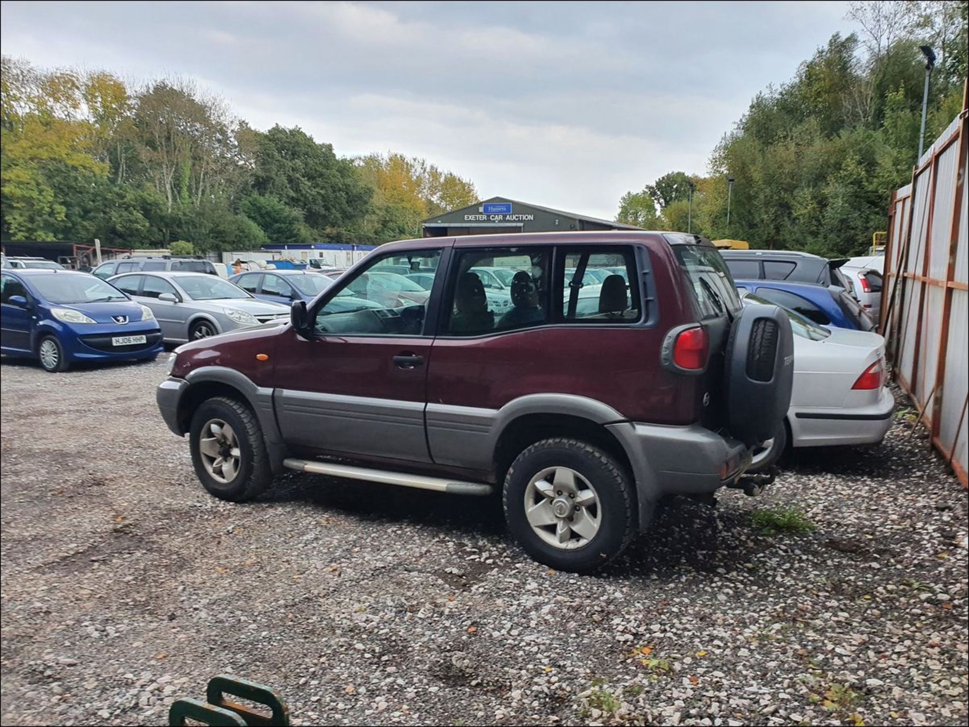 02/52 NISSAN TERRANO SE TD - 2664cc 3dr Estate (Red, 121k) - Image 2 of 9