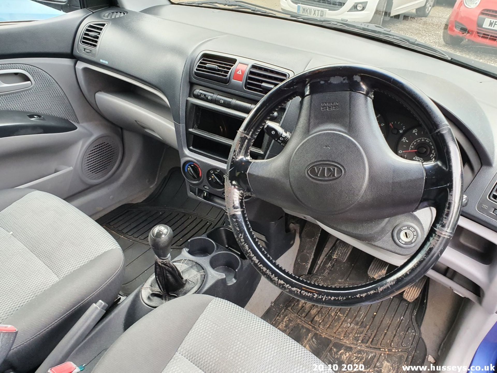 04/54 KIA PICANTO LX - 1086cc 5dr Hatchback (Blue, 63k) - Image 2 of 10