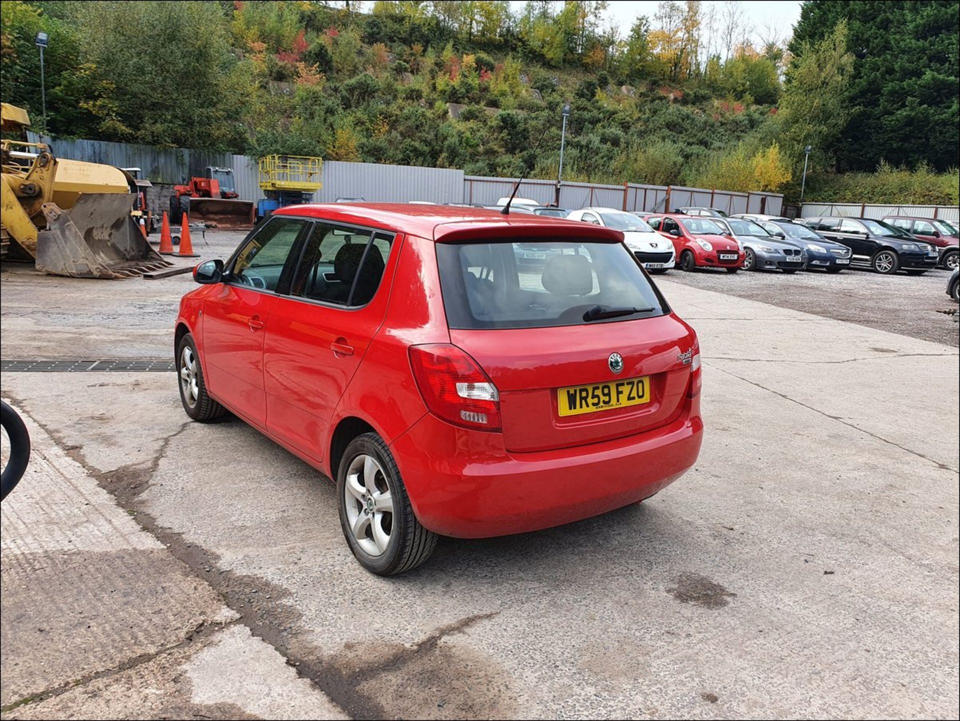 09/59 SKODA FABIA 2 HTP 70 - 1198cc 5dr Hatchback (Red, 138k) - Image 5 of 13