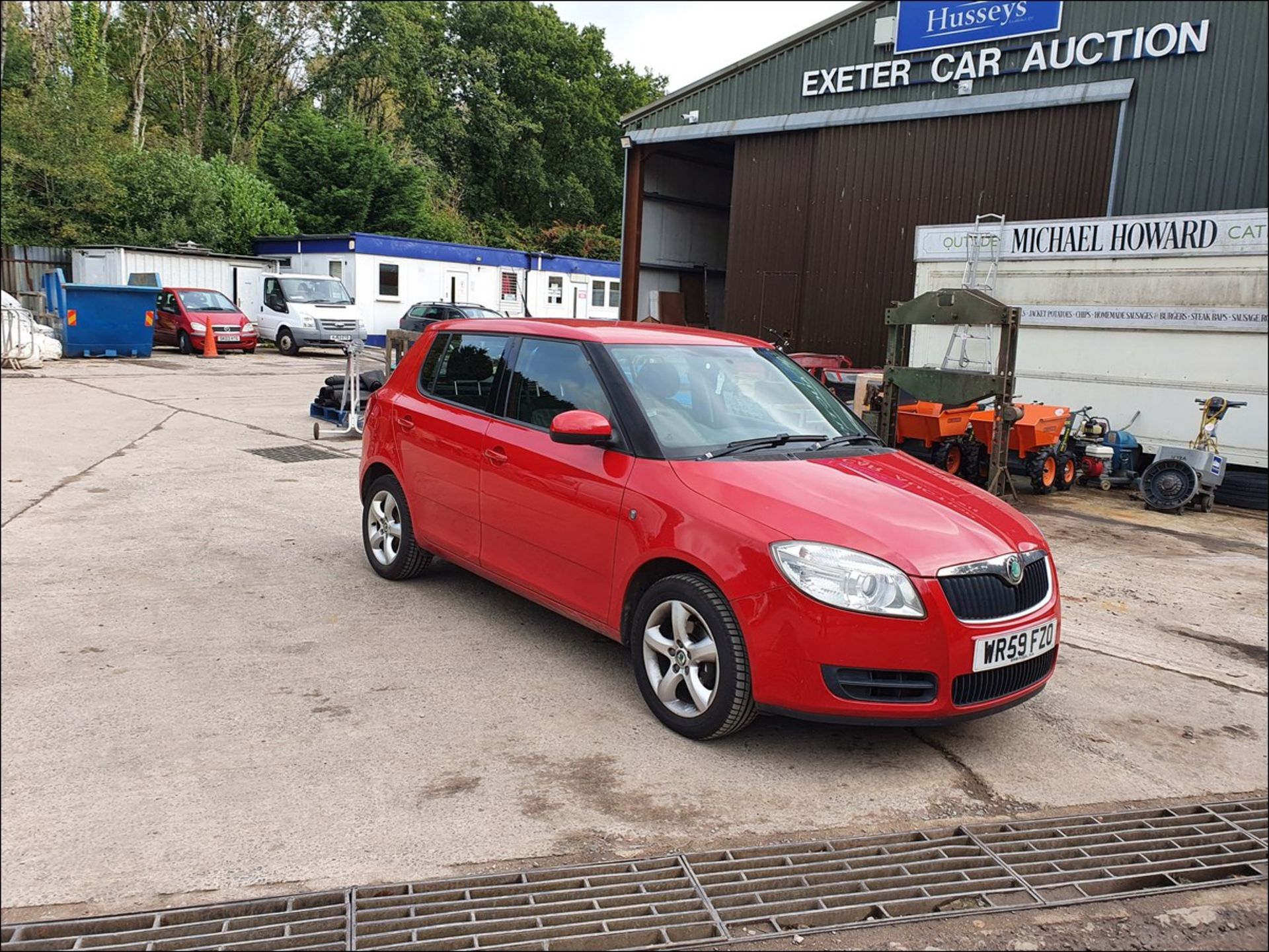 09/59 SKODA FABIA 2 HTP 70 - 1198cc 5dr Hatchback (Red, 138k) - Image 3 of 13