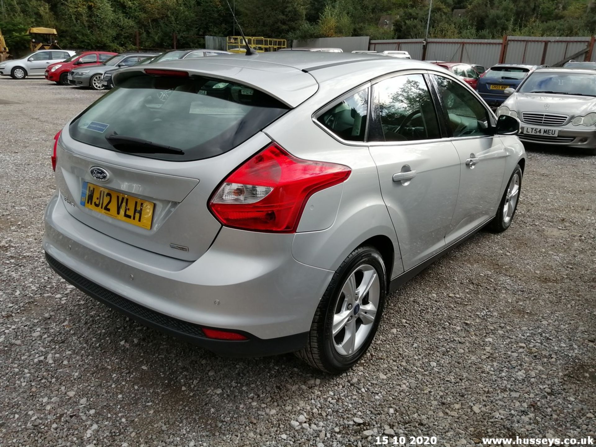 12/12 FORD FOCUS ZETEC TURBO - 998cc 5dr Hatchback (Silver, 71k) - Image 5 of 10