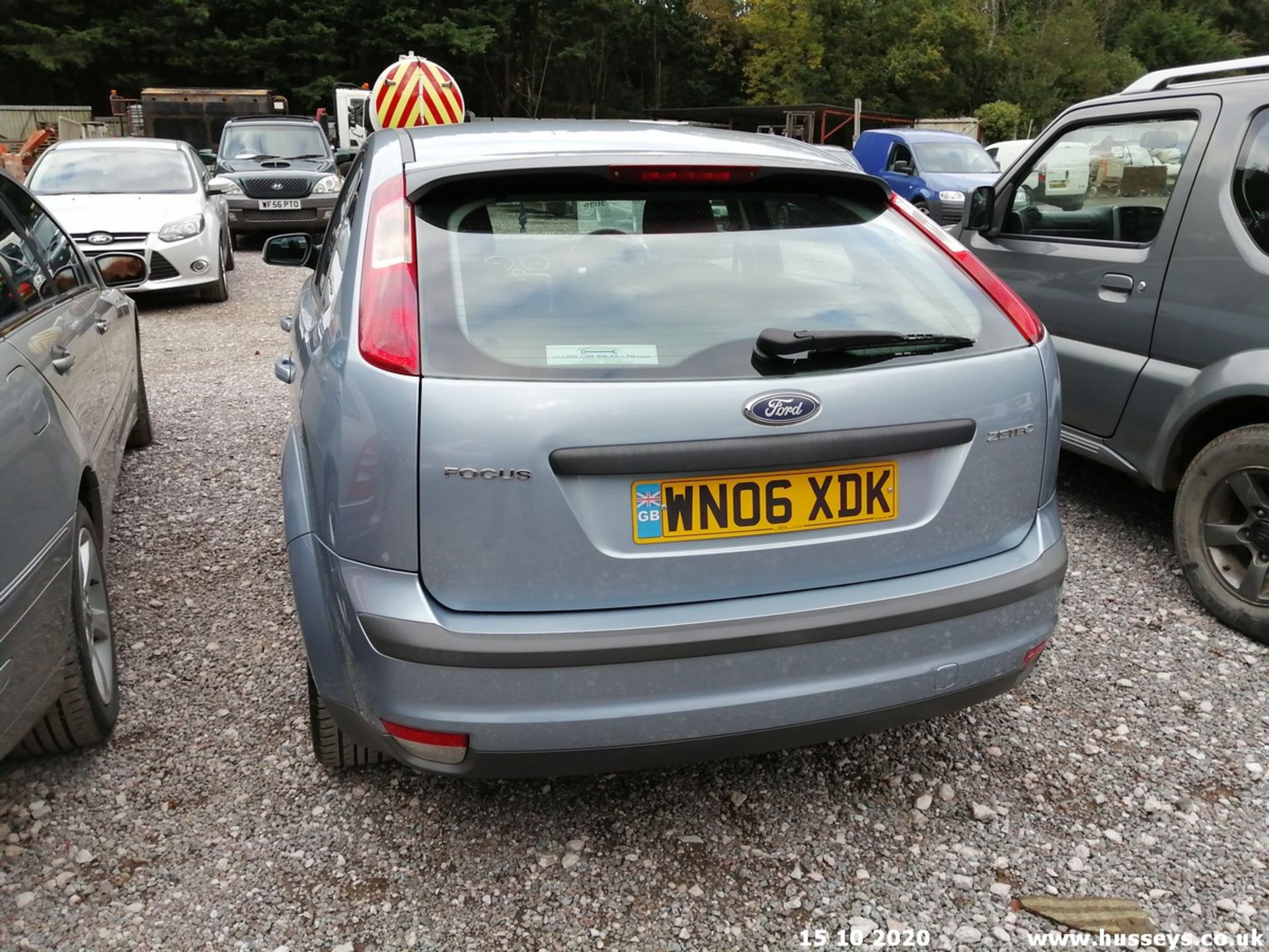 06/06 FORD FOCUS ZETEC CLIMATE 116 - 1596cc 5dr Hatchback (Blue, 66k) - Image 5 of 10