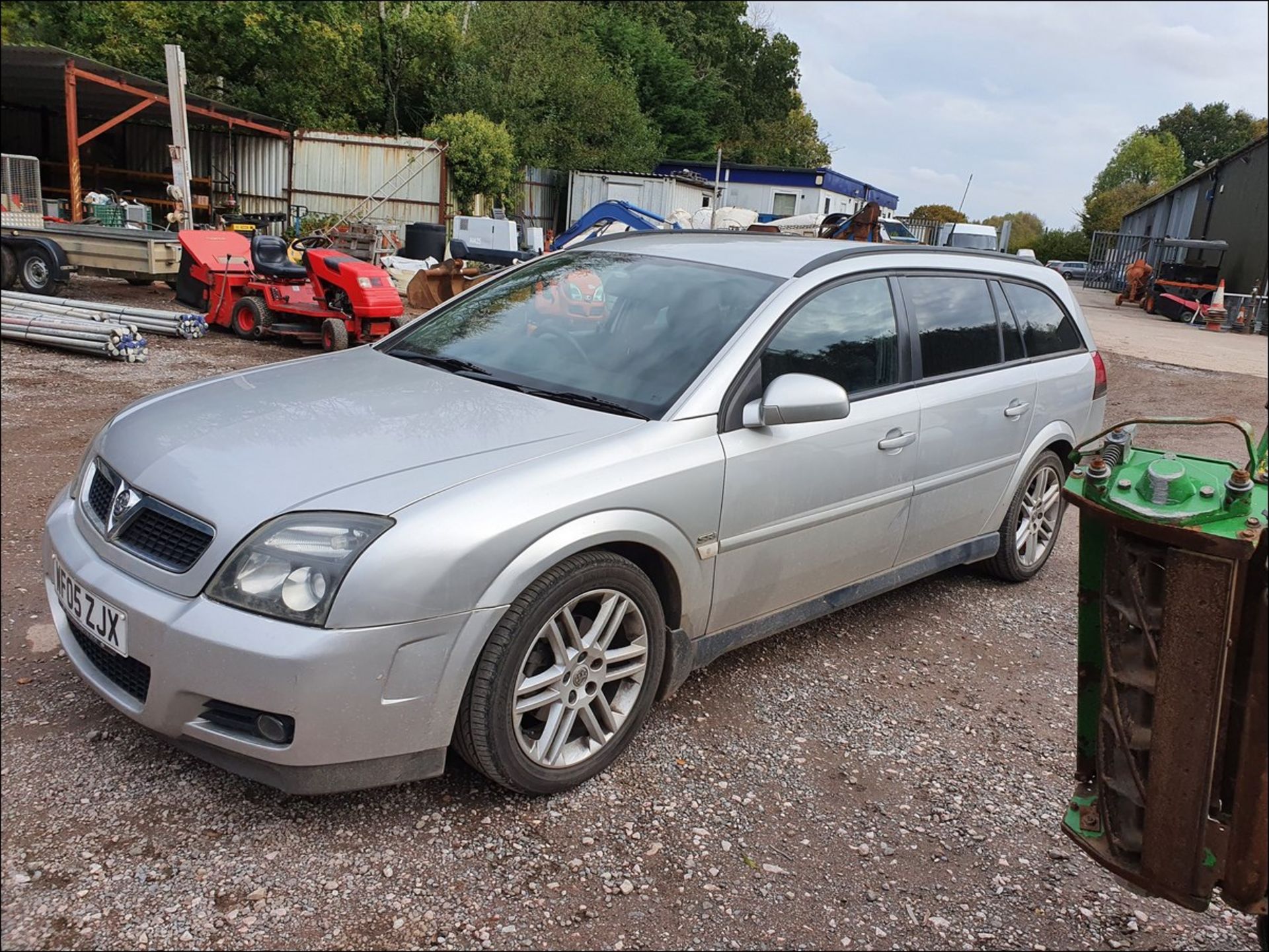 05/05 VAUXHALL VECTRA SRI CDTI - 1910cc 5dr Estate (Silver, 141k) - Image 5 of 11