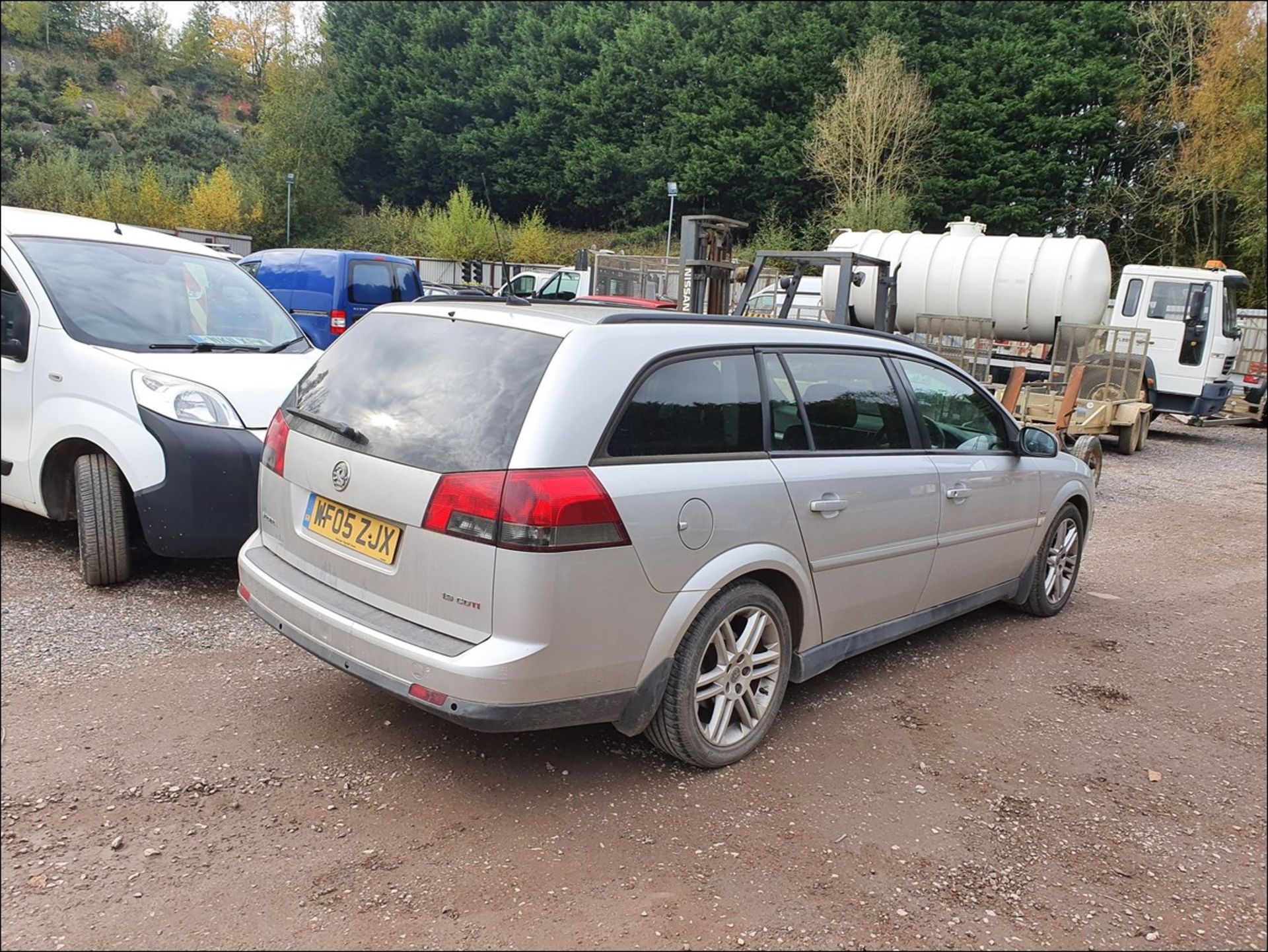 05/05 VAUXHALL VECTRA SRI CDTI - 1910cc 5dr Estate (Silver, 141k) - Image 3 of 11