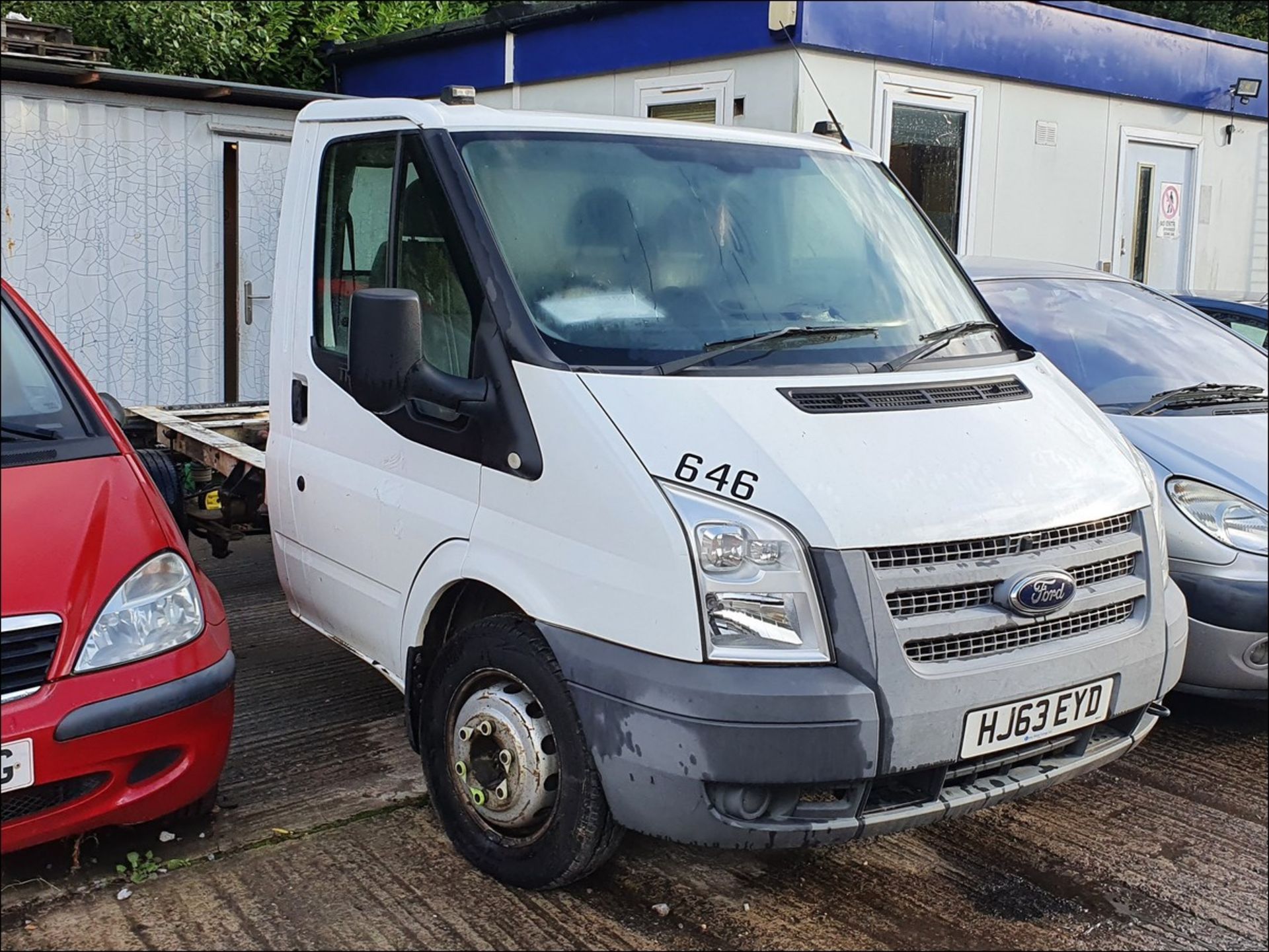 13/63 FORD TRANSIT 100 T350 RWD CHASSIS CAB - 2198cc 2dr (White, 105k) - Image 2 of 9