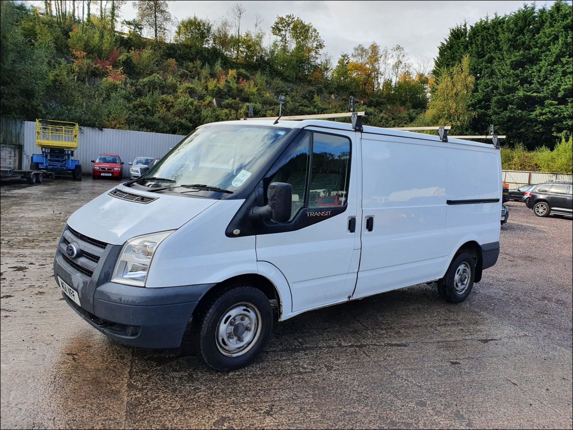 11/11 FORD TRANSIT 85 T300M FWD - 2198cc 6dr Van (White, 32k) - Image 6 of 13