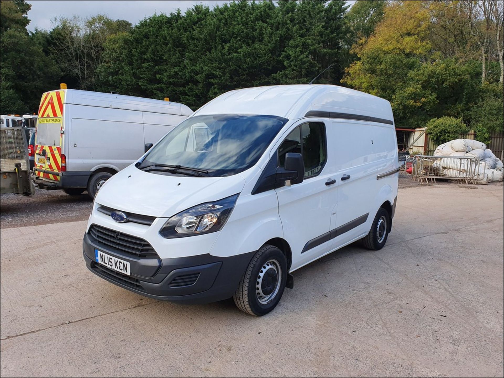 15/15 FORD TRANSIT CUSTOM 290 ECO-TE - 2198cc 5dr Van (White, 60k) - Image 3 of 13