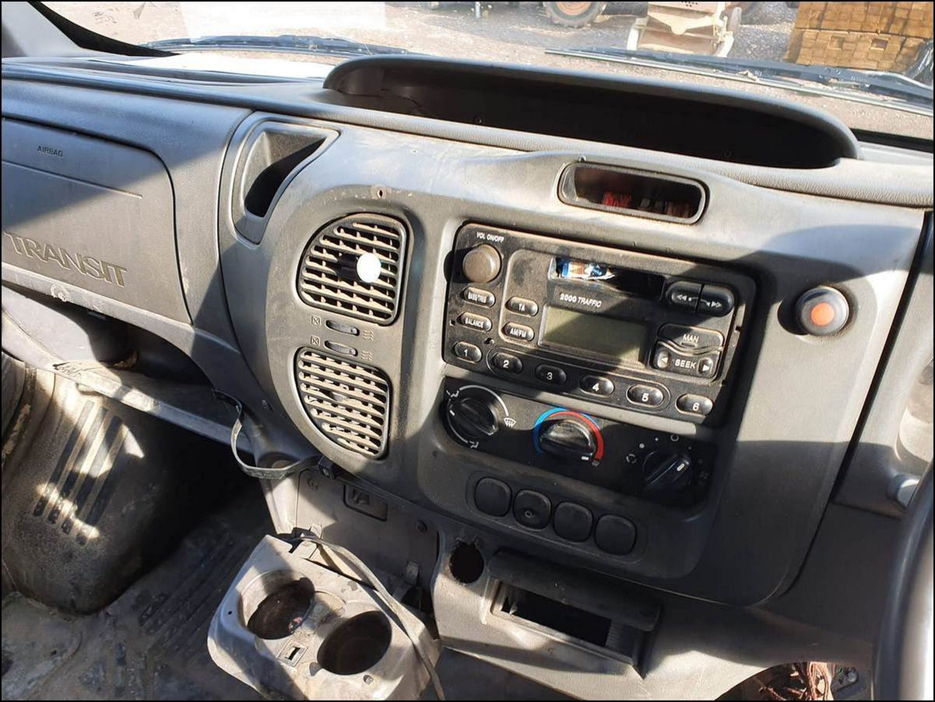 05/55 FORD TRANSIT 350 LWB - 2402cc 2dr Van (Silver, 170k) - Image 6 of 6