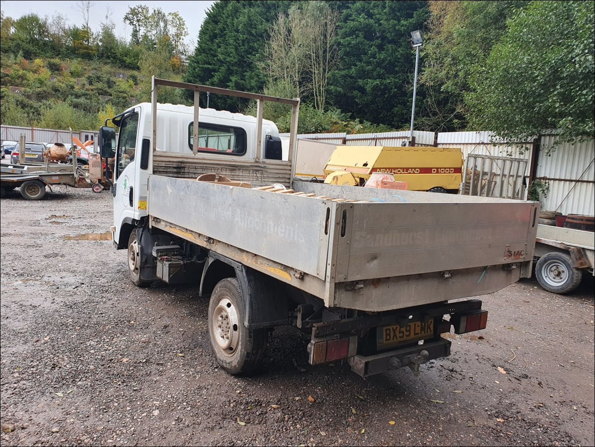 09/59 ISUZU TRUCKS GRAFTER N35.150 - 2999cc 2dr Tipper (White, 188k) - Image 6 of 9