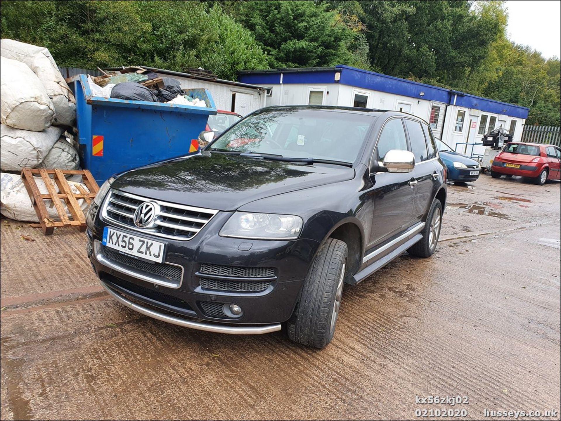 06/56 VOLKSWAGEN TOUAREG ALTITUDE V6 TDI A - 2967cc 5dr Estate (Black, 146k) - Image 2 of 12