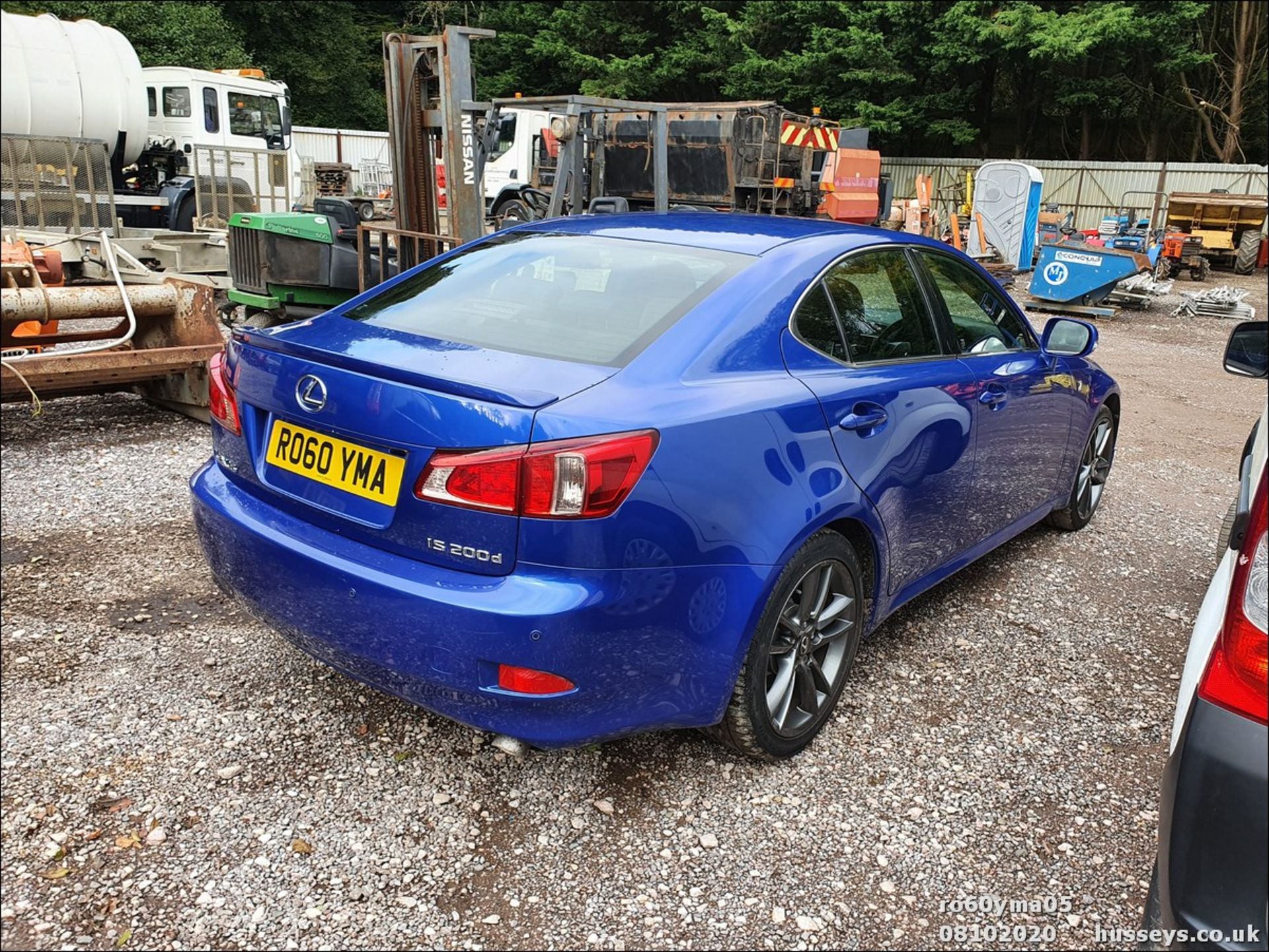 10/60 LEXUS IS 200D F SPORT - 2231cc 4dr Saloon (Blue, 123k) - Image 5 of 10