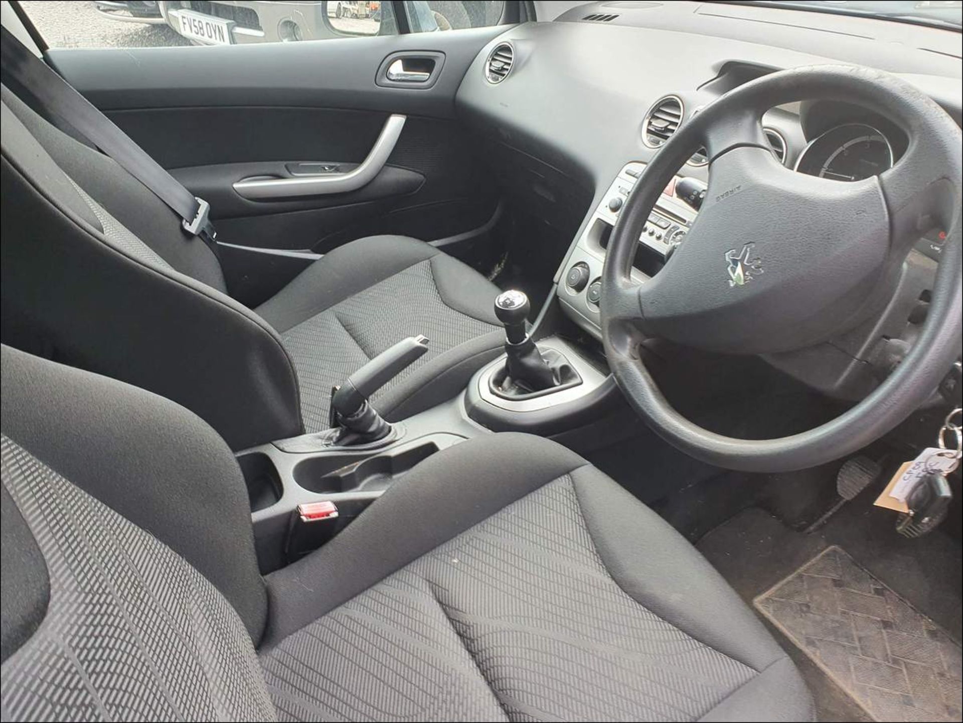 09/09 PEUGEOT 308 S - 1397cc 5dr Hatchback (Grey, 95k) - Image 6 of 12