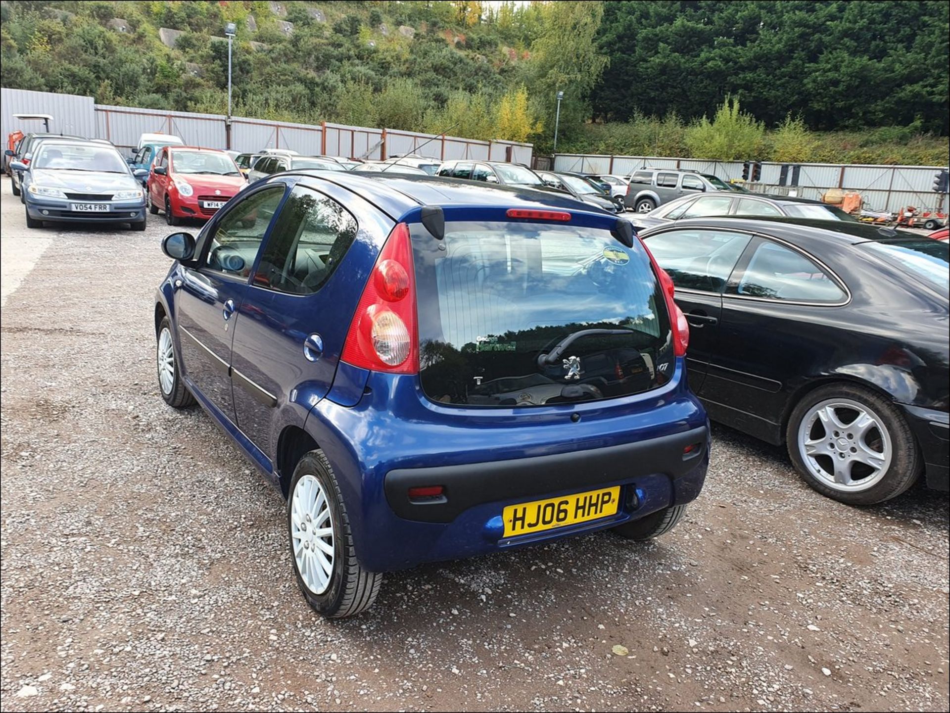 06/06 PEUGEOT 107 URBAN SEMI-AUTO - 998cc 5dr Hatchback (Blue, 72k) - Image 4 of 12