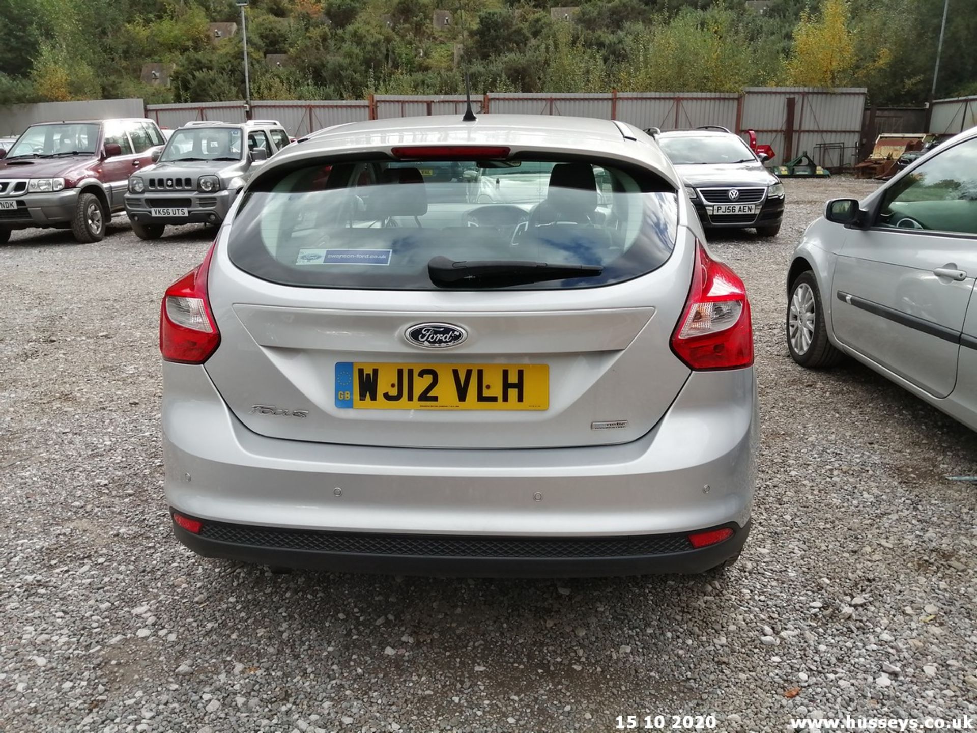 12/12 FORD FOCUS ZETEC TURBO - 998cc 5dr Hatchback (Silver, 71k) - Image 6 of 10