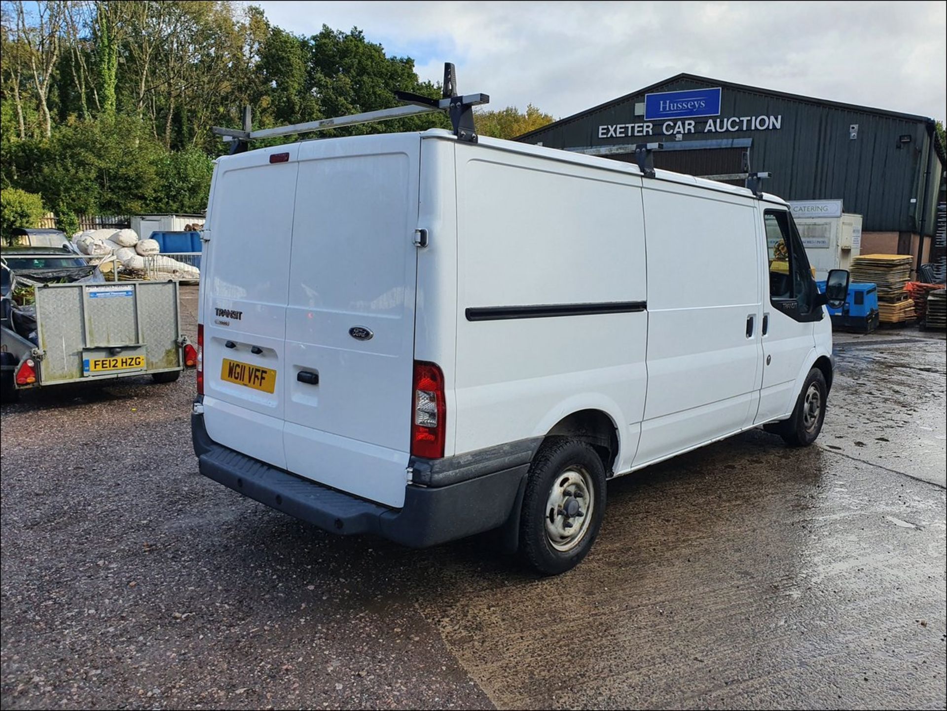 11/11 FORD TRANSIT 85 T300M FWD - 2198cc 6dr Van (White, 32k) - Image 3 of 13