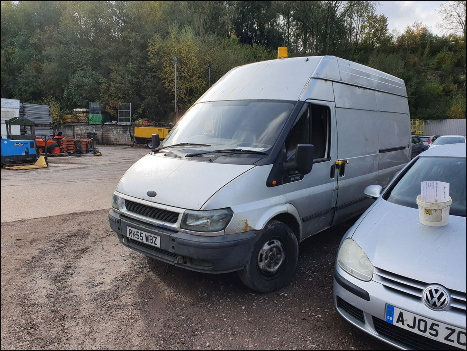 05/55 FORD TRANSIT 350 LWB - 2402cc 2dr Van (Silver, 170k) - Image 2 of 6